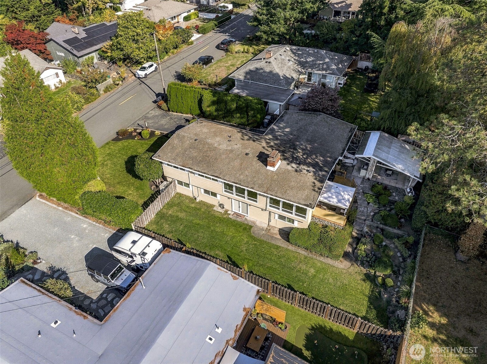 main property photo 34