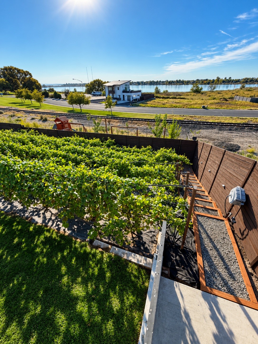 main property photo 30