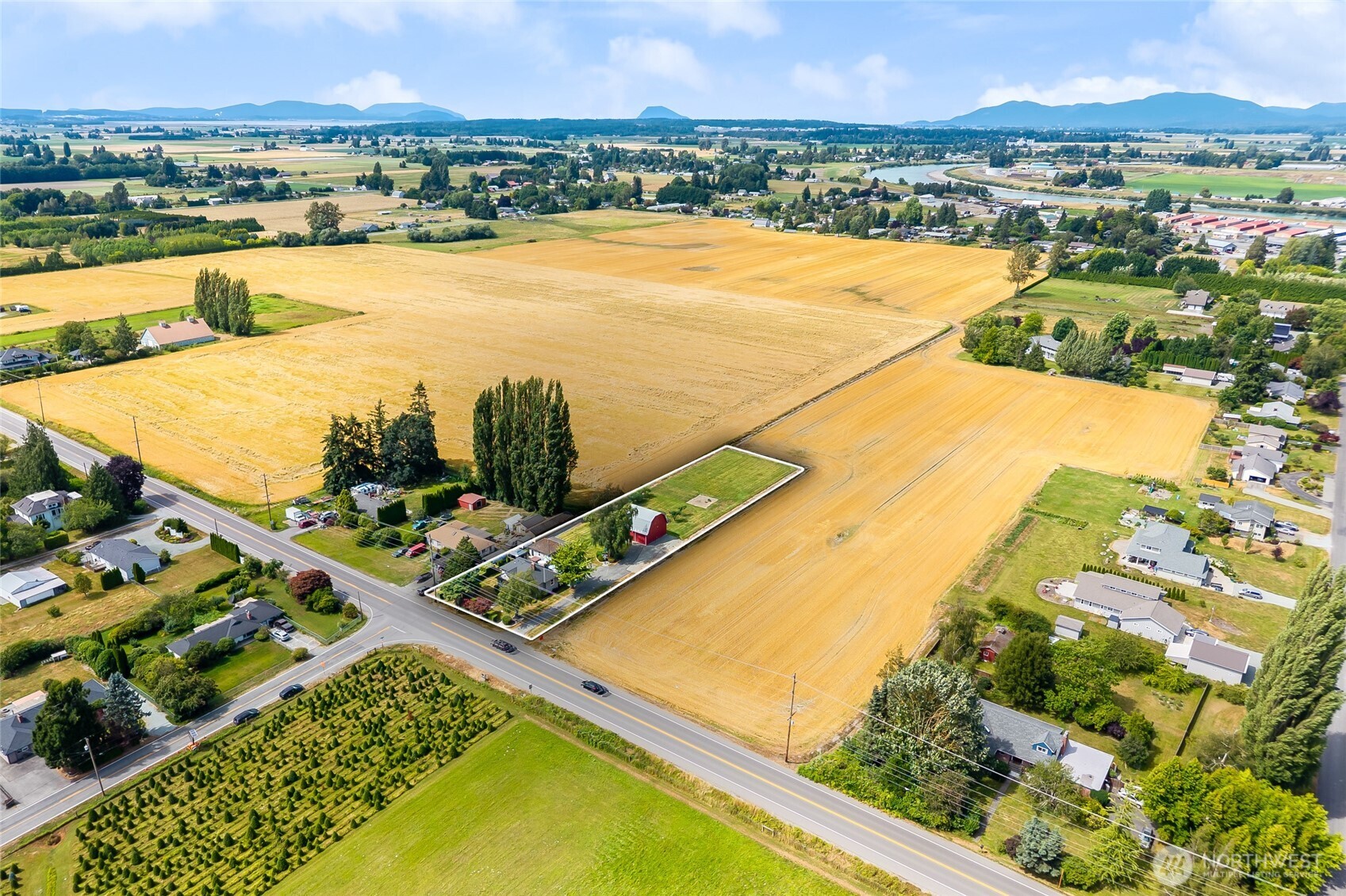 main property photo 35