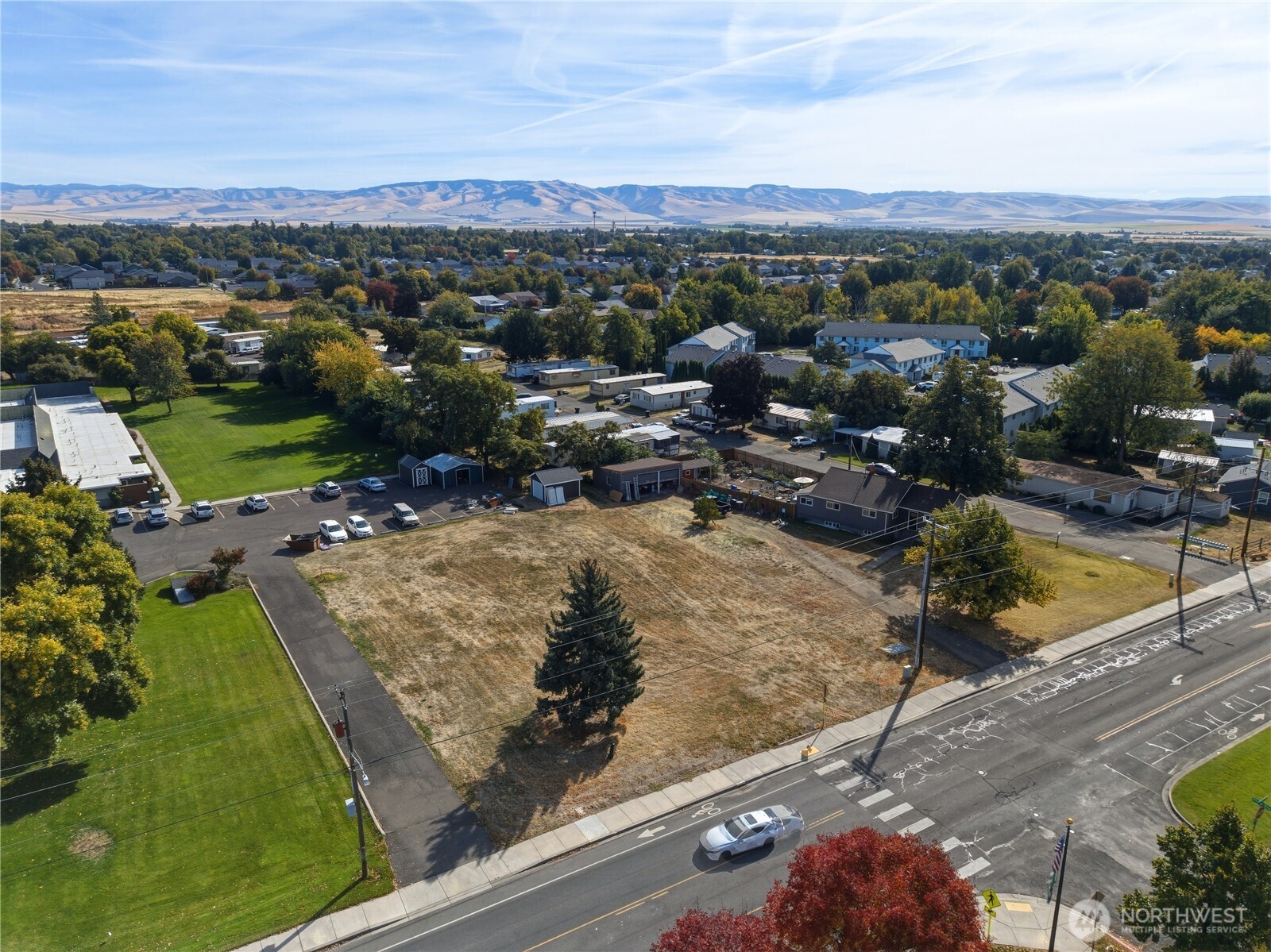 main property photo 14