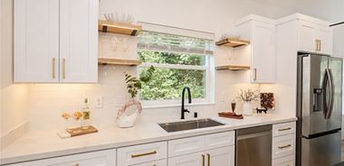 image of property with 8 Bed | 6 Bath | 4,904 Sqft