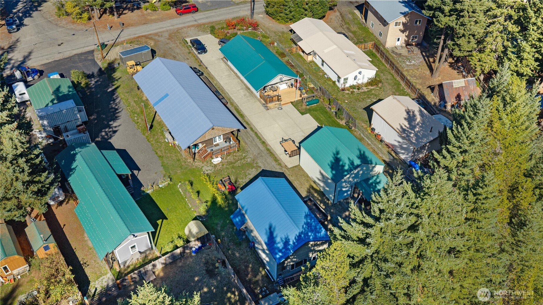 main property photo 17