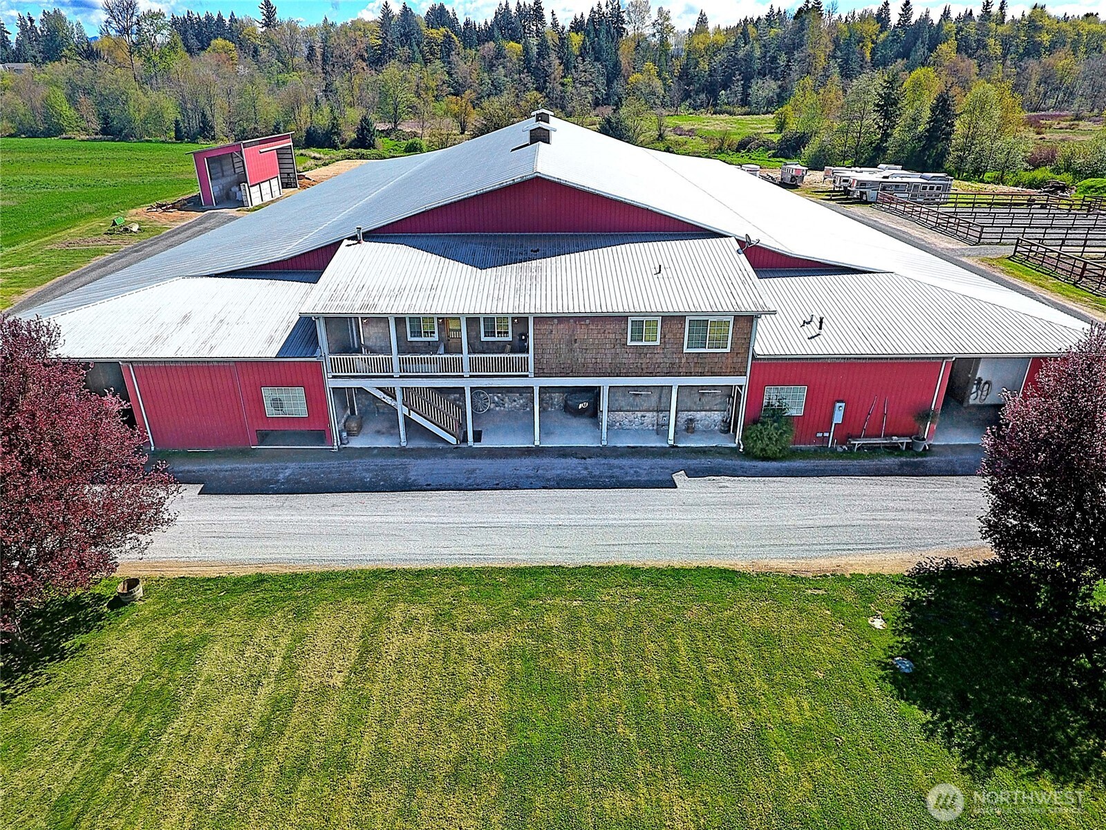 main property photo 28