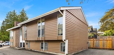 image of property with 6 Bed | 4 Bath | 2,500 Sqft