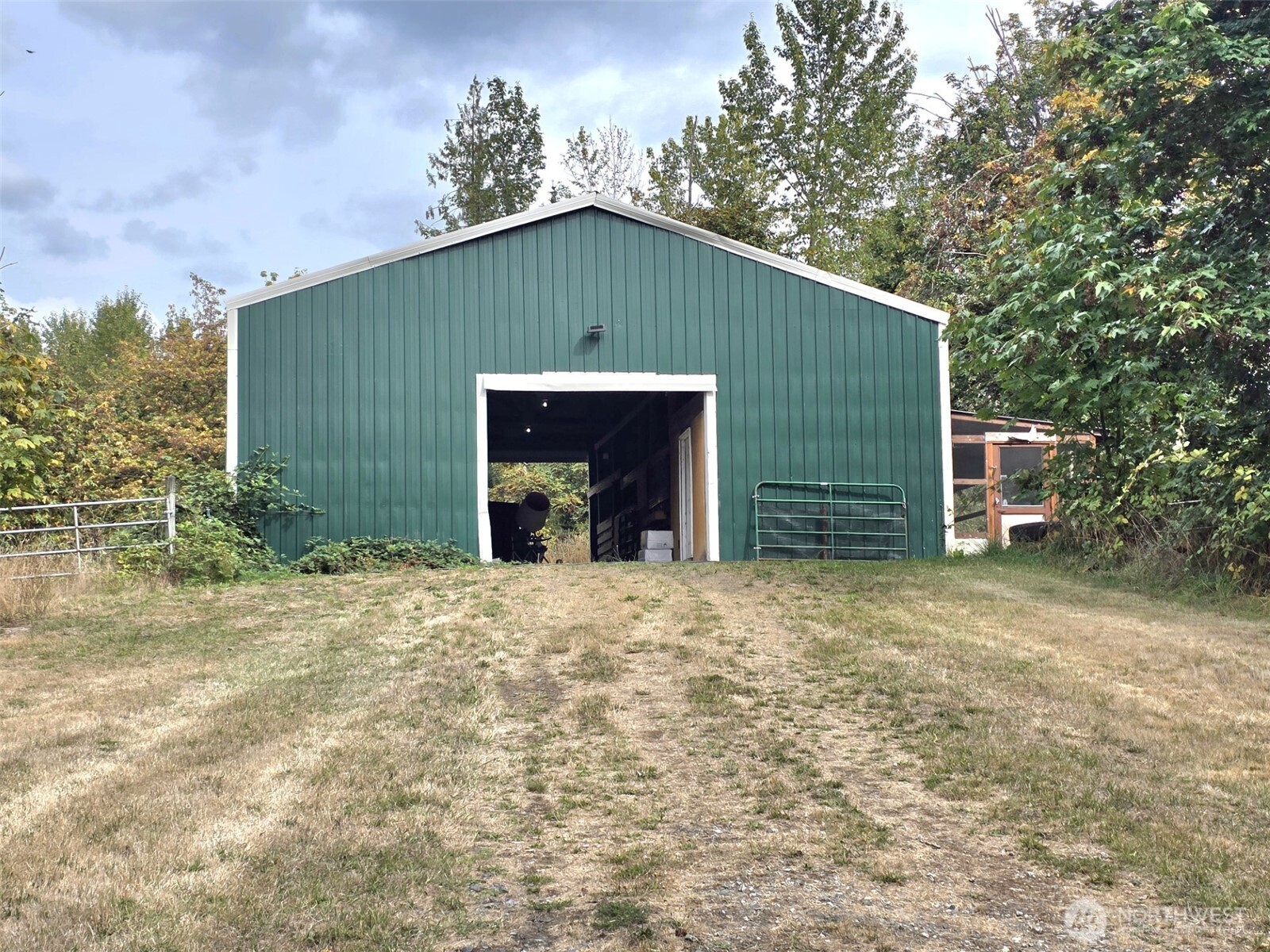 main property photo 32
