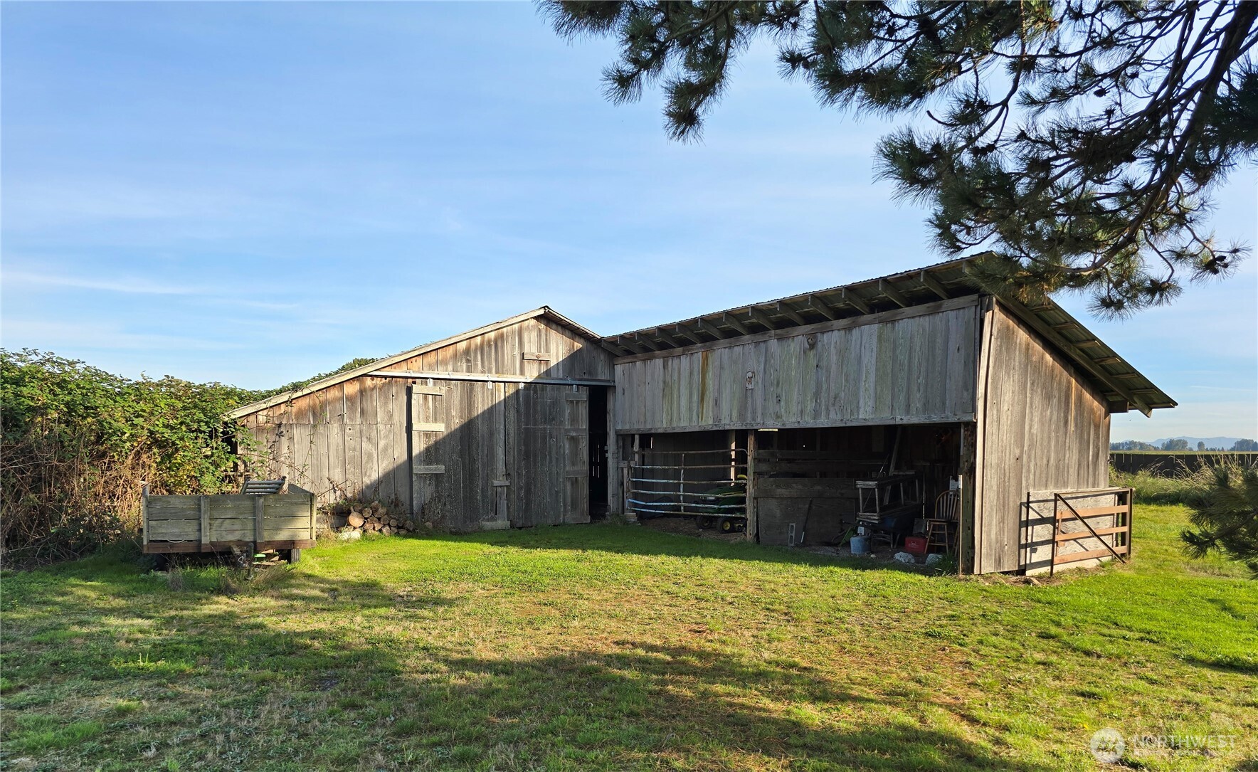 main property photo 18