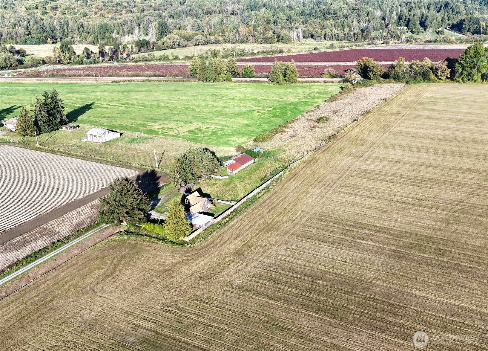 main property photo 30