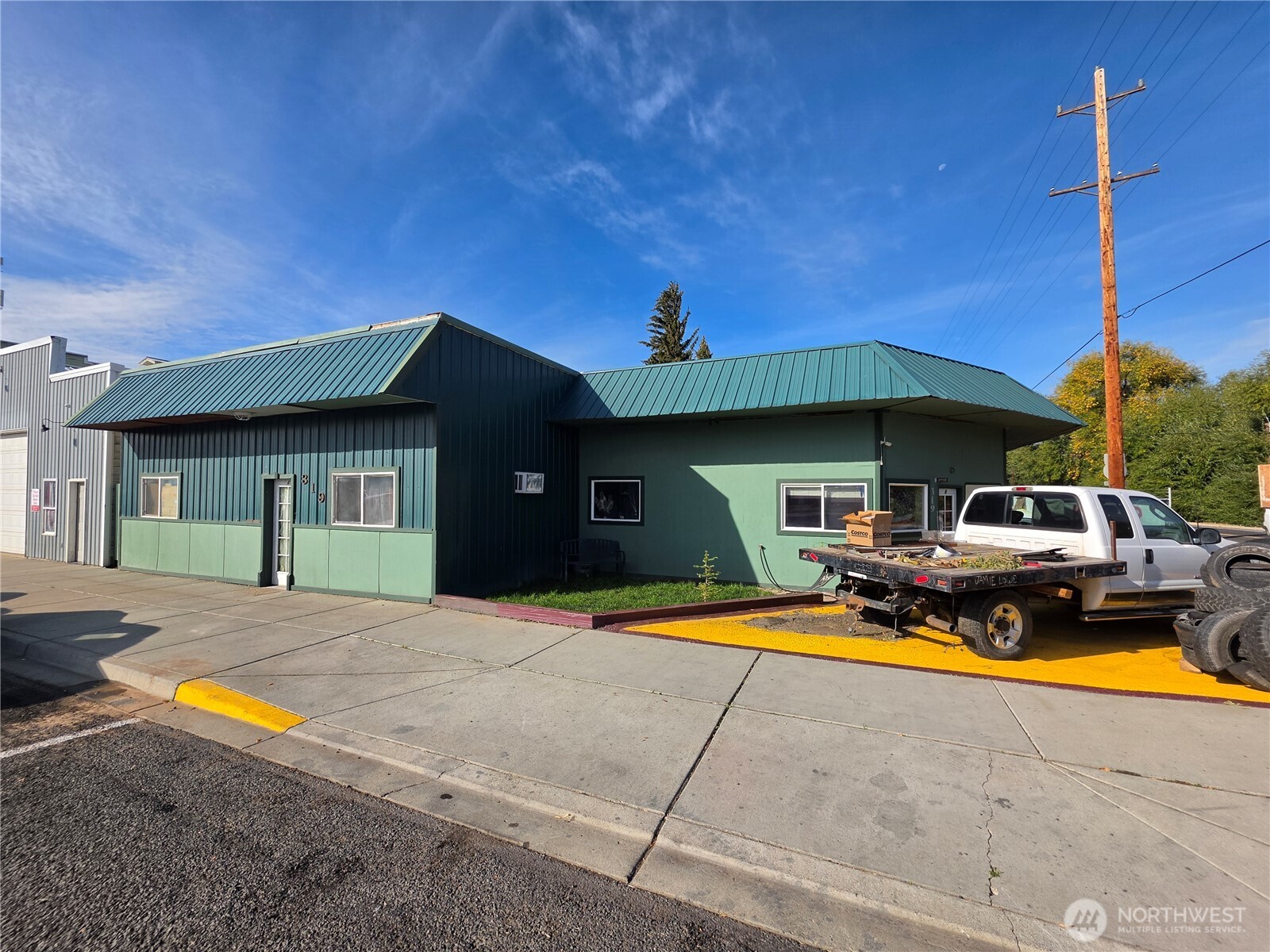 main property photo 0