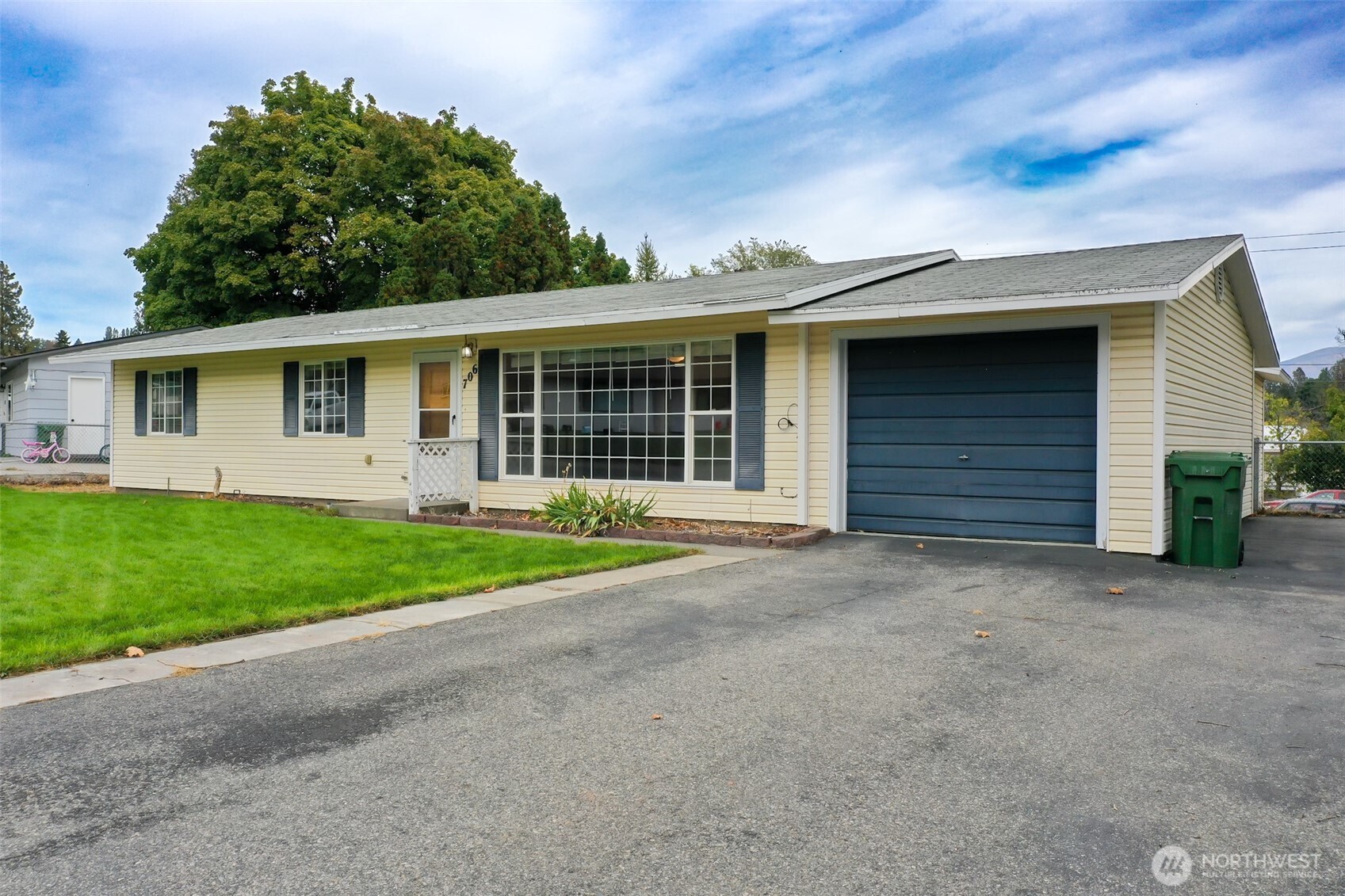 main property photo 0