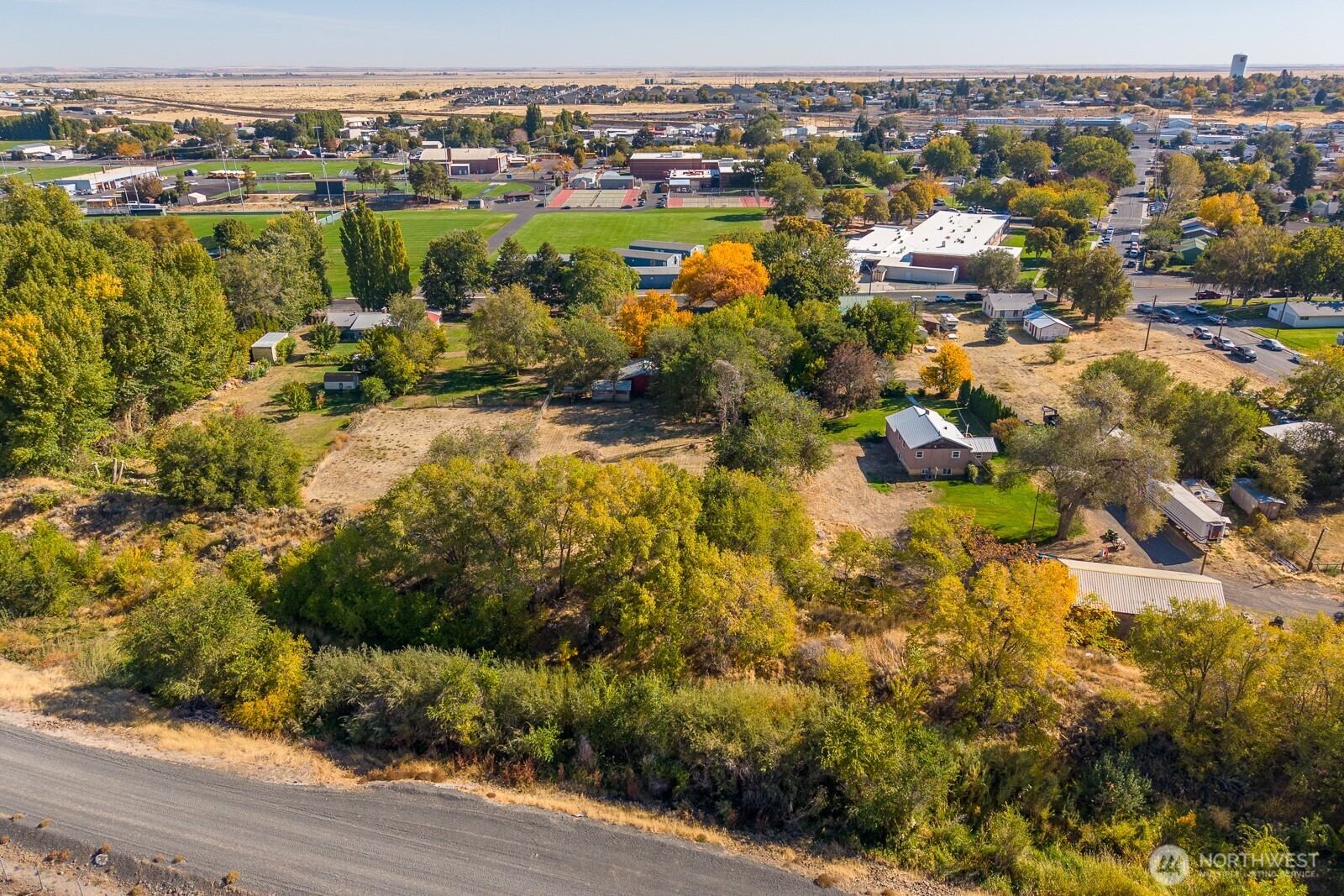 main property photo 29
