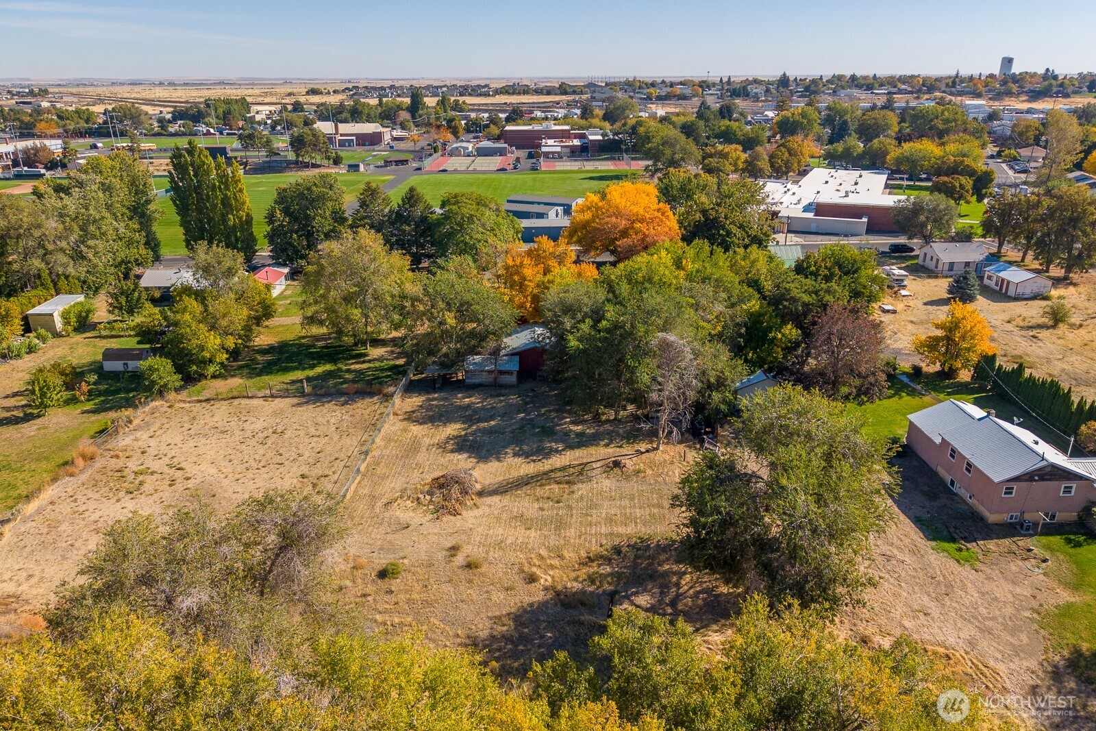 main property photo 31