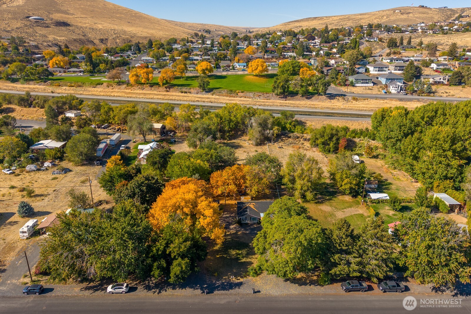 main property photo 33