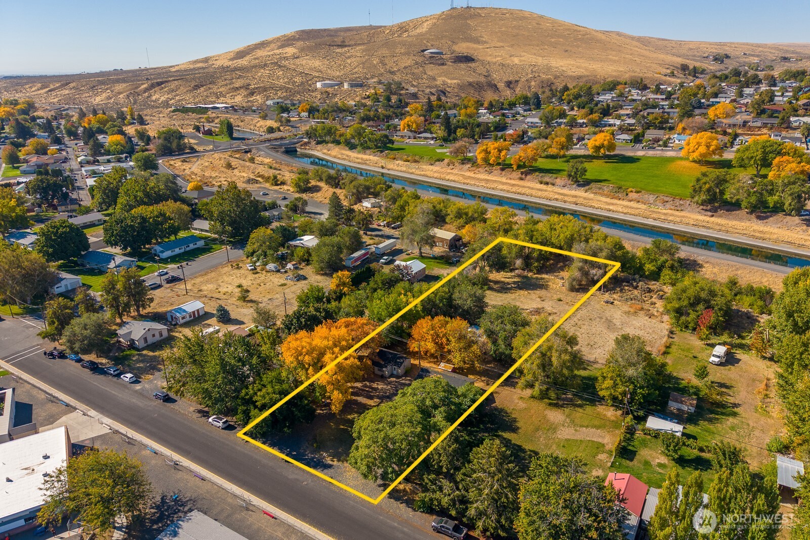 main property photo 35