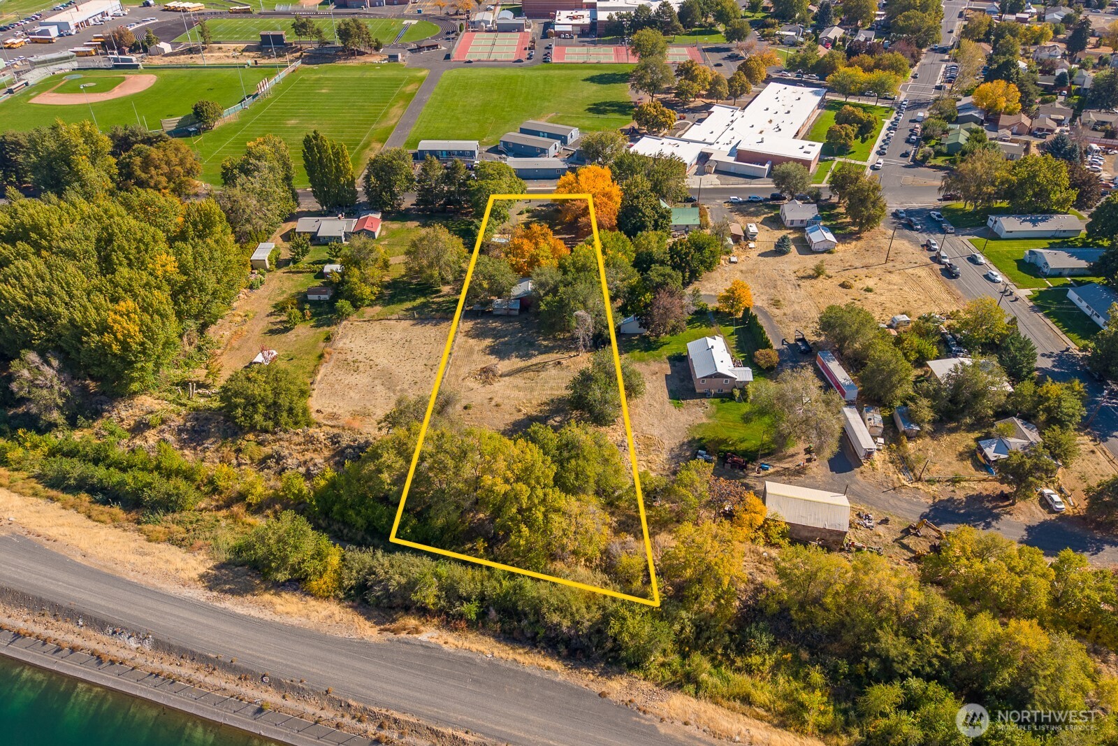 main property photo 36