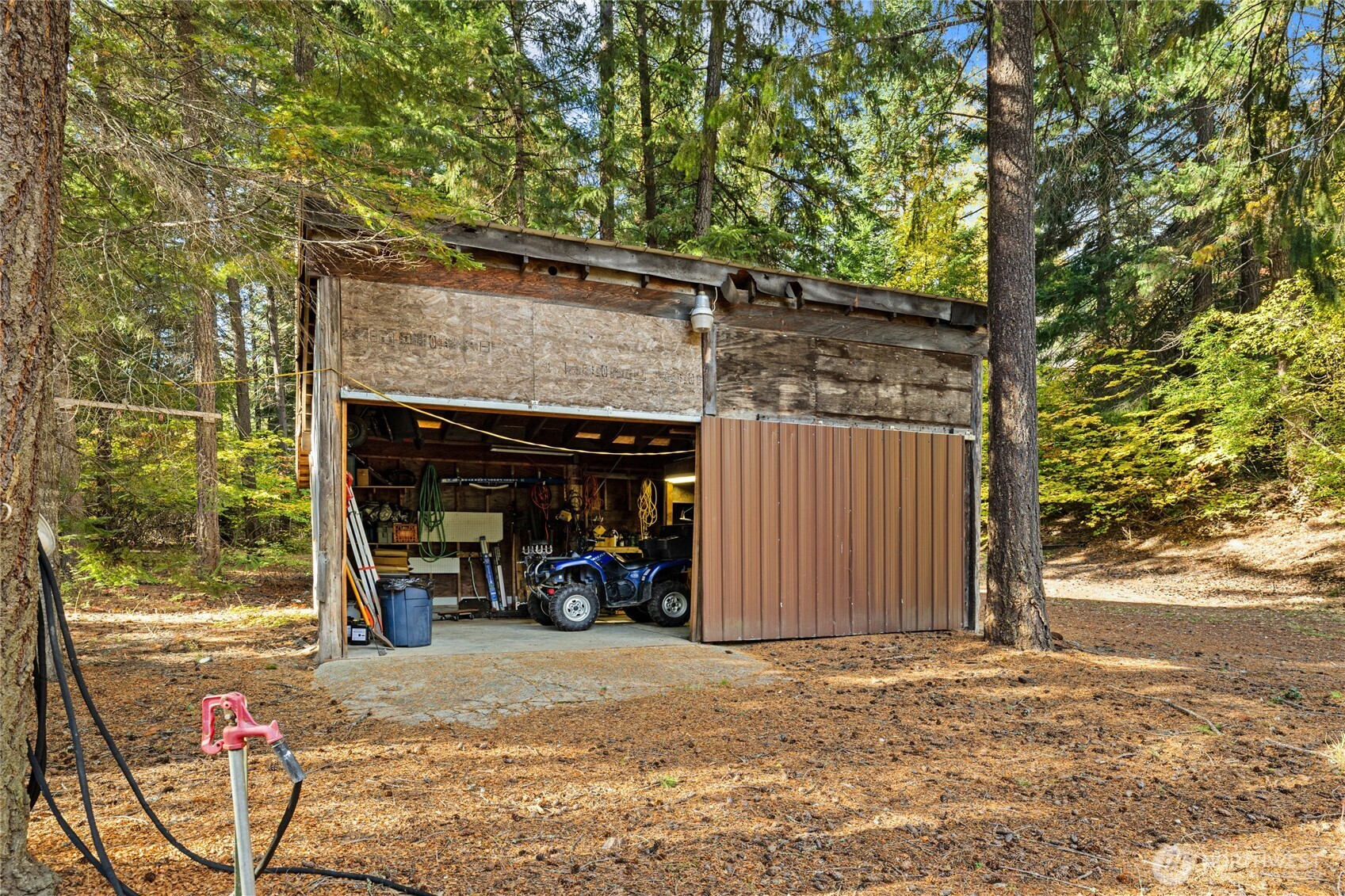 main property photo 33