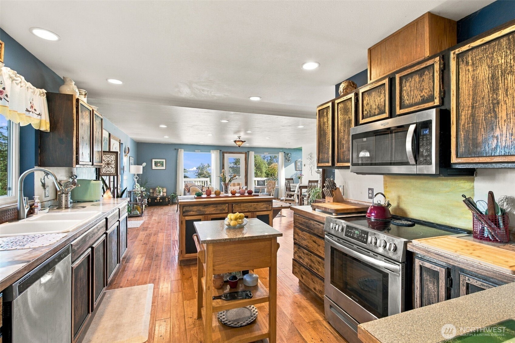 main property photo 8