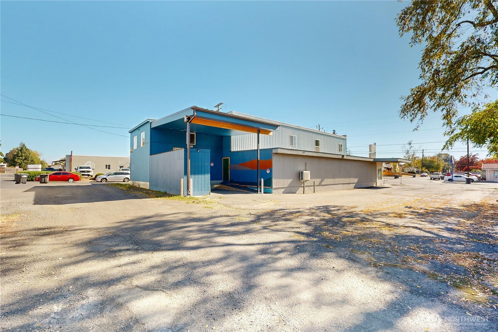 main property photo 38