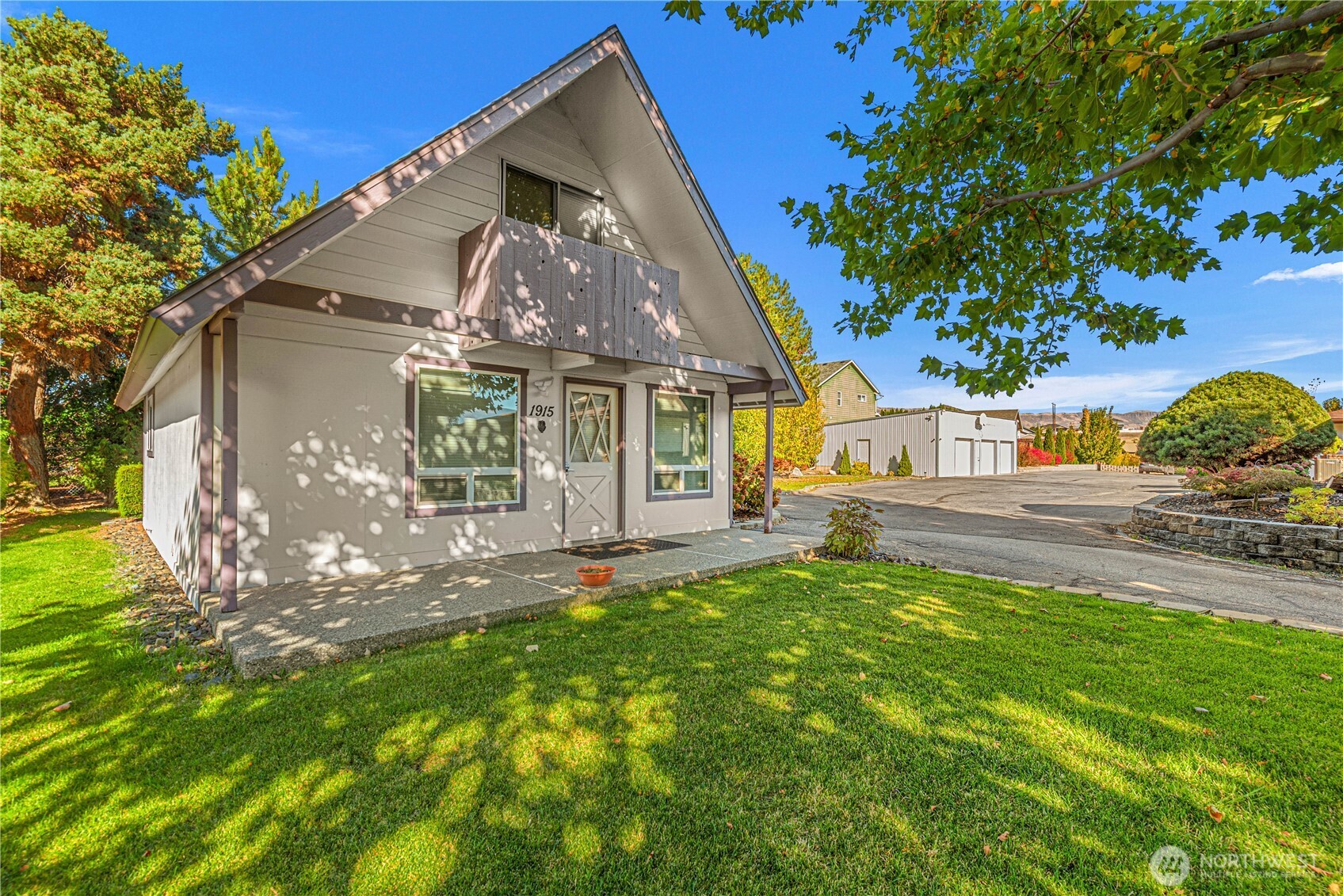 main property photo 30