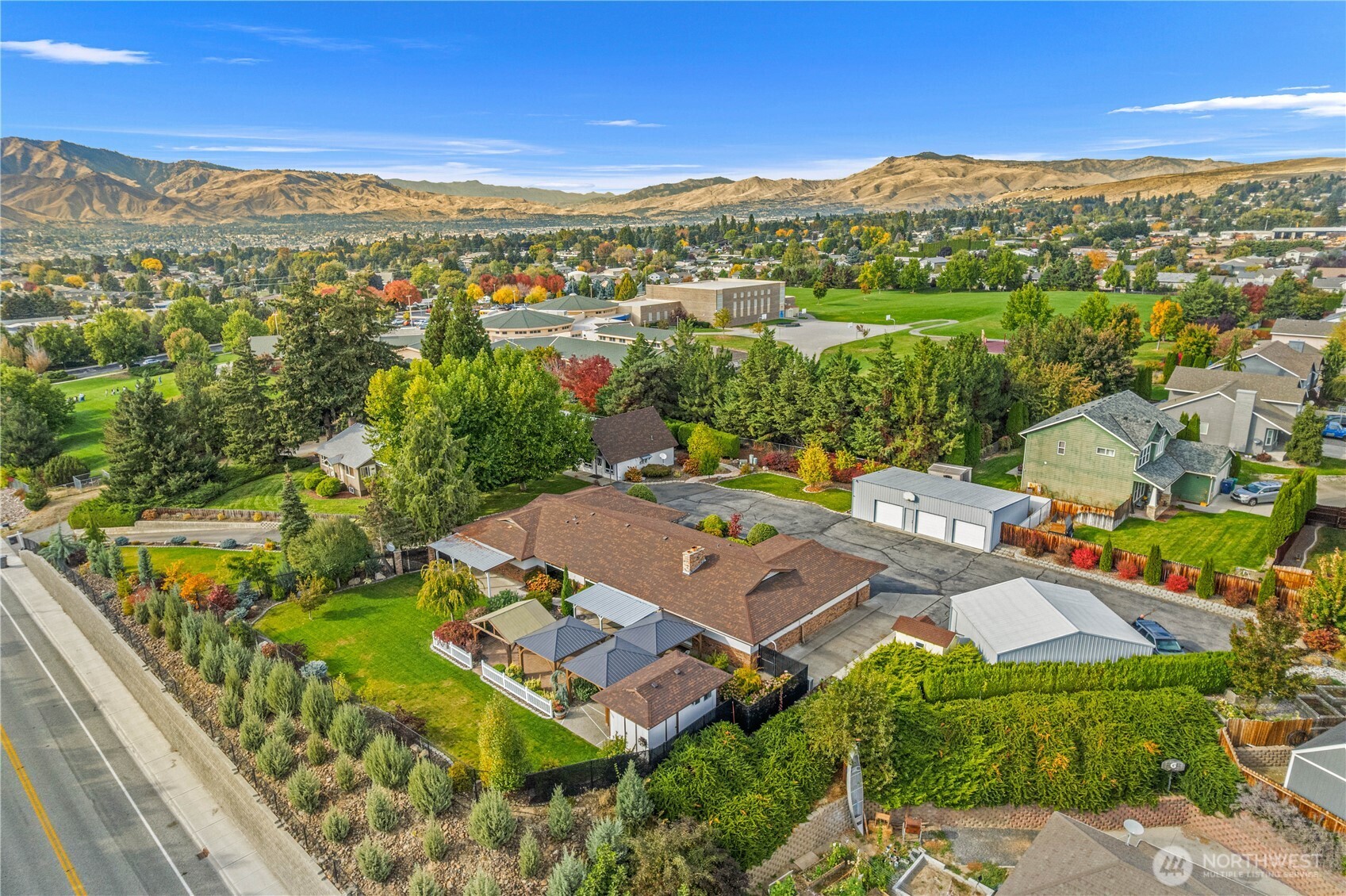 main property photo 36