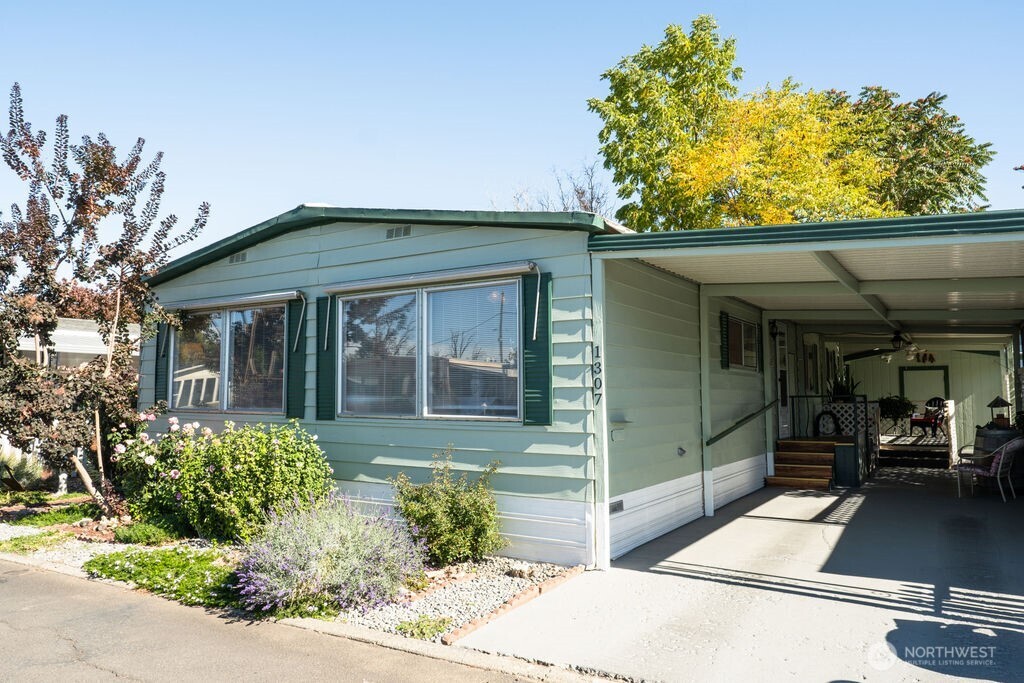 main property photo 0