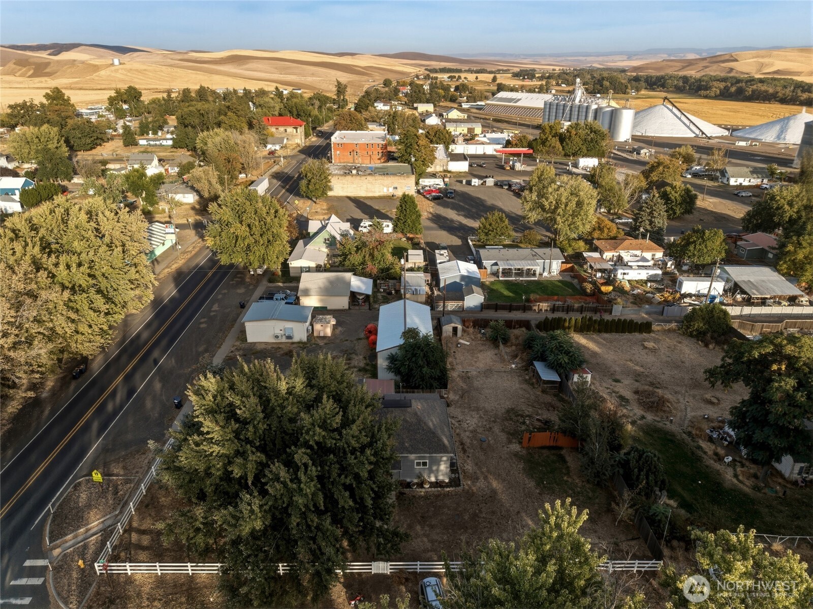 main property photo 34