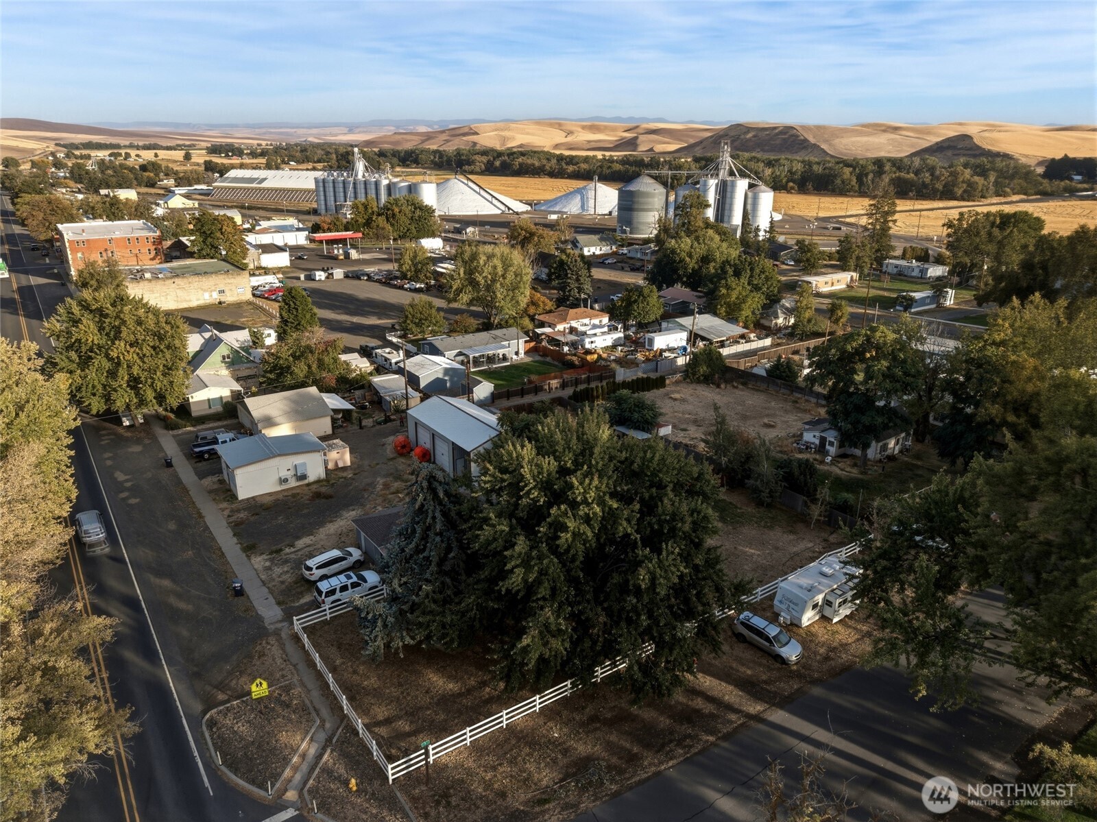 main property photo 35