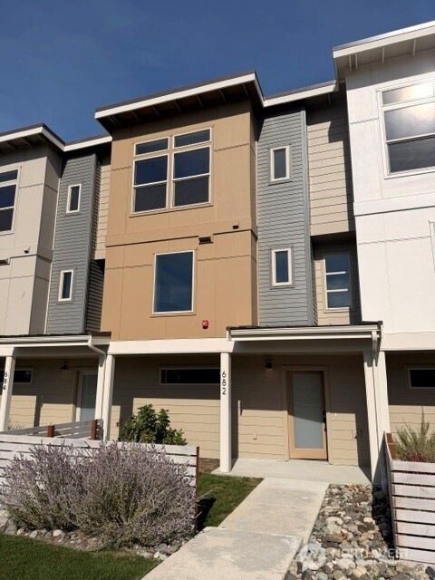 main property photo 0