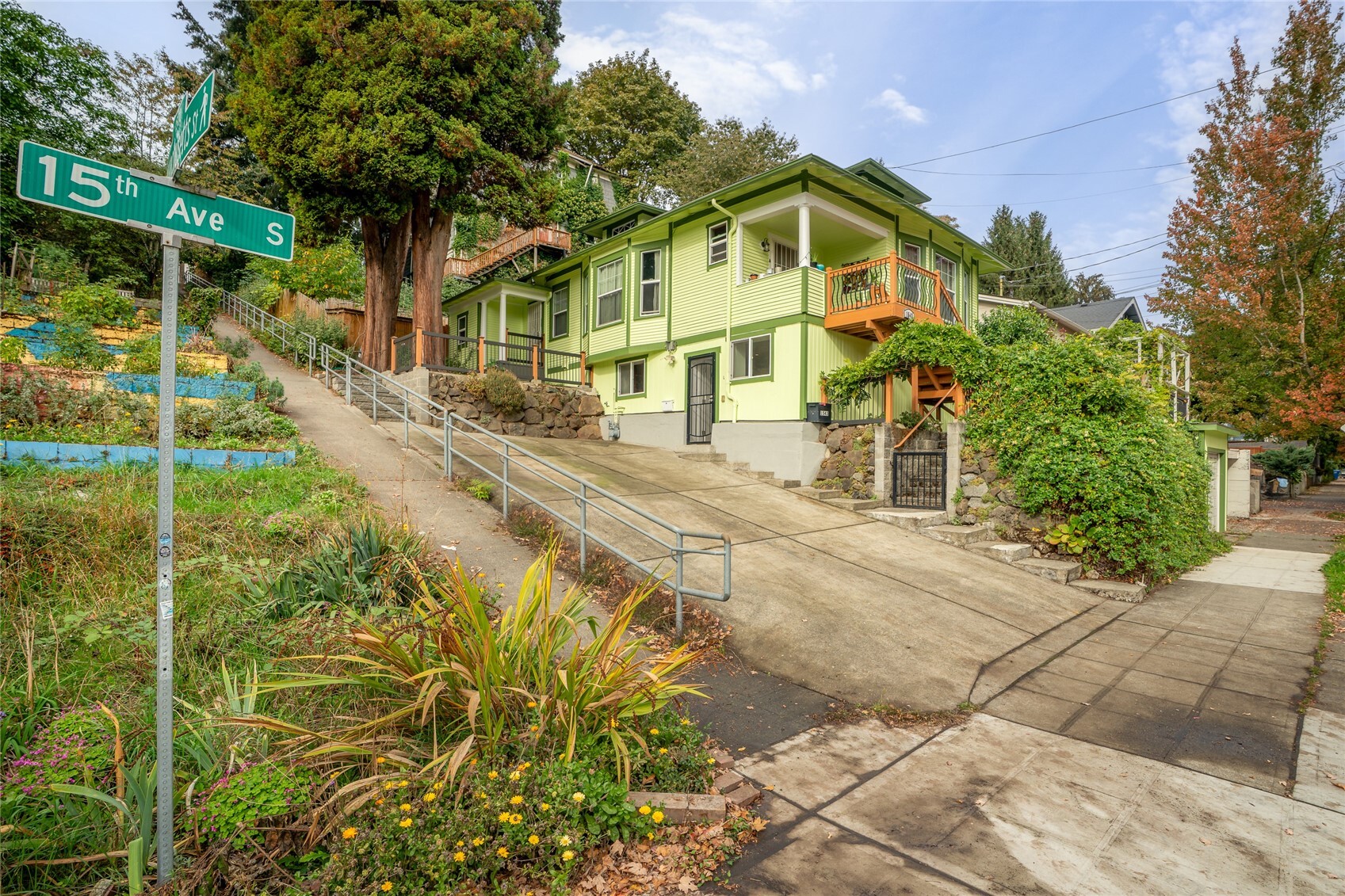 main property photo 32