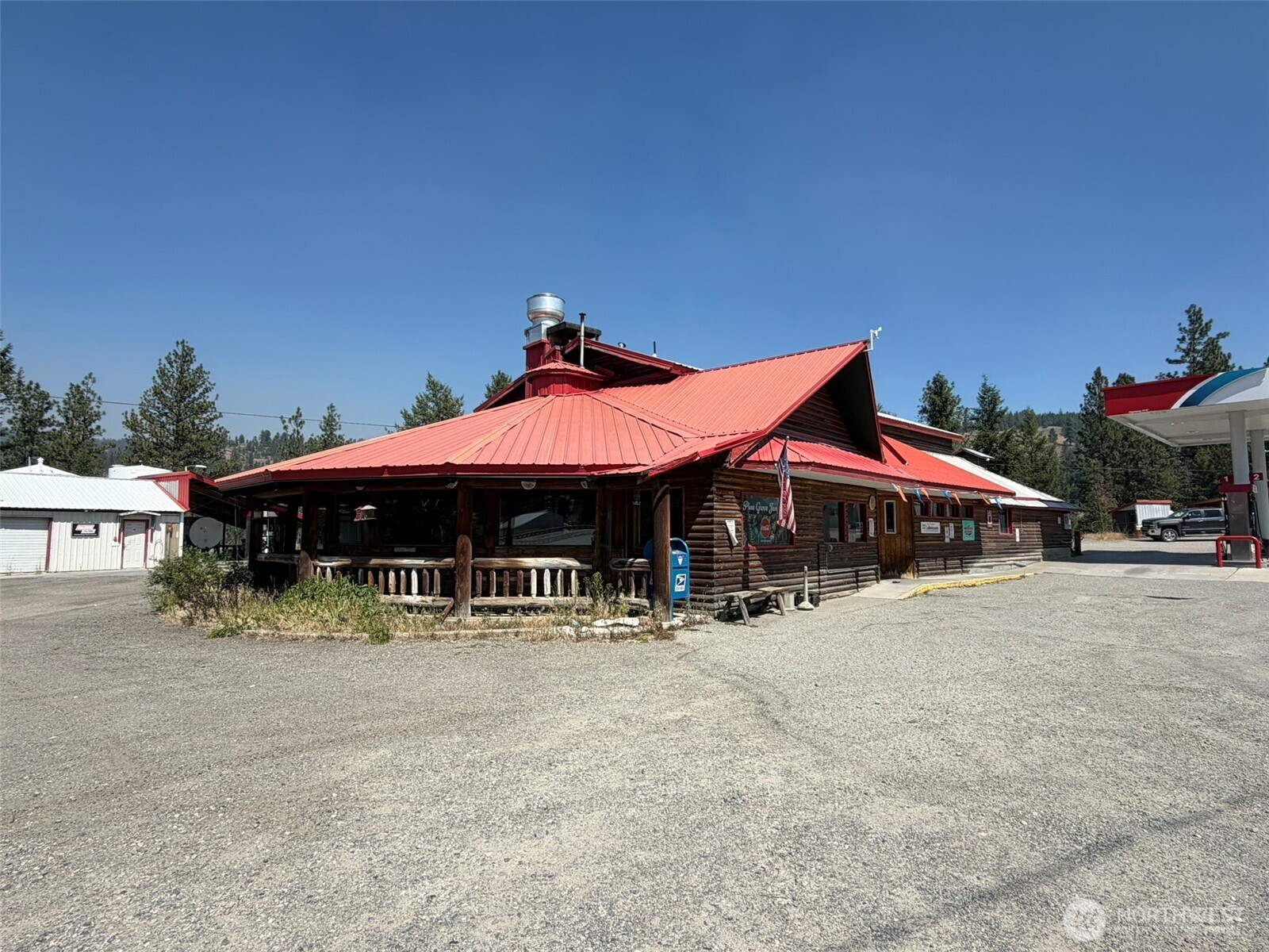 main property photo 7