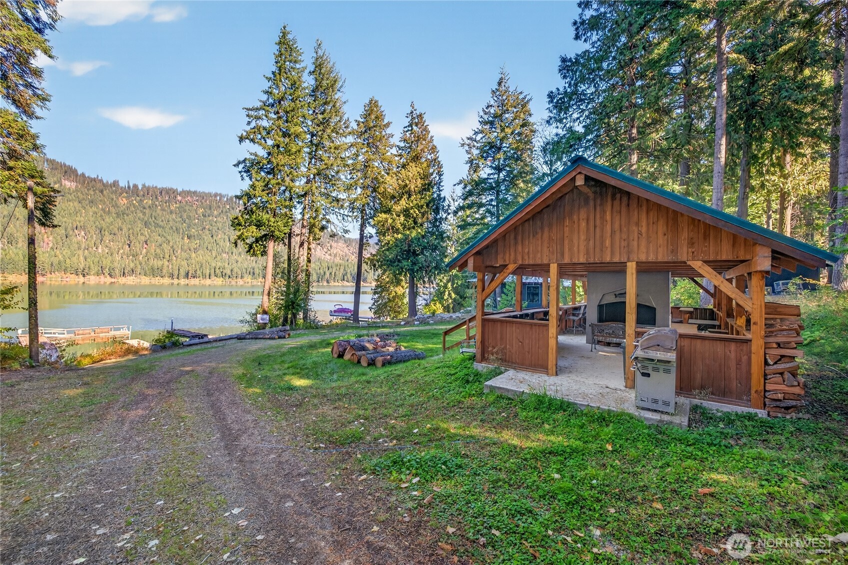 main property photo 32