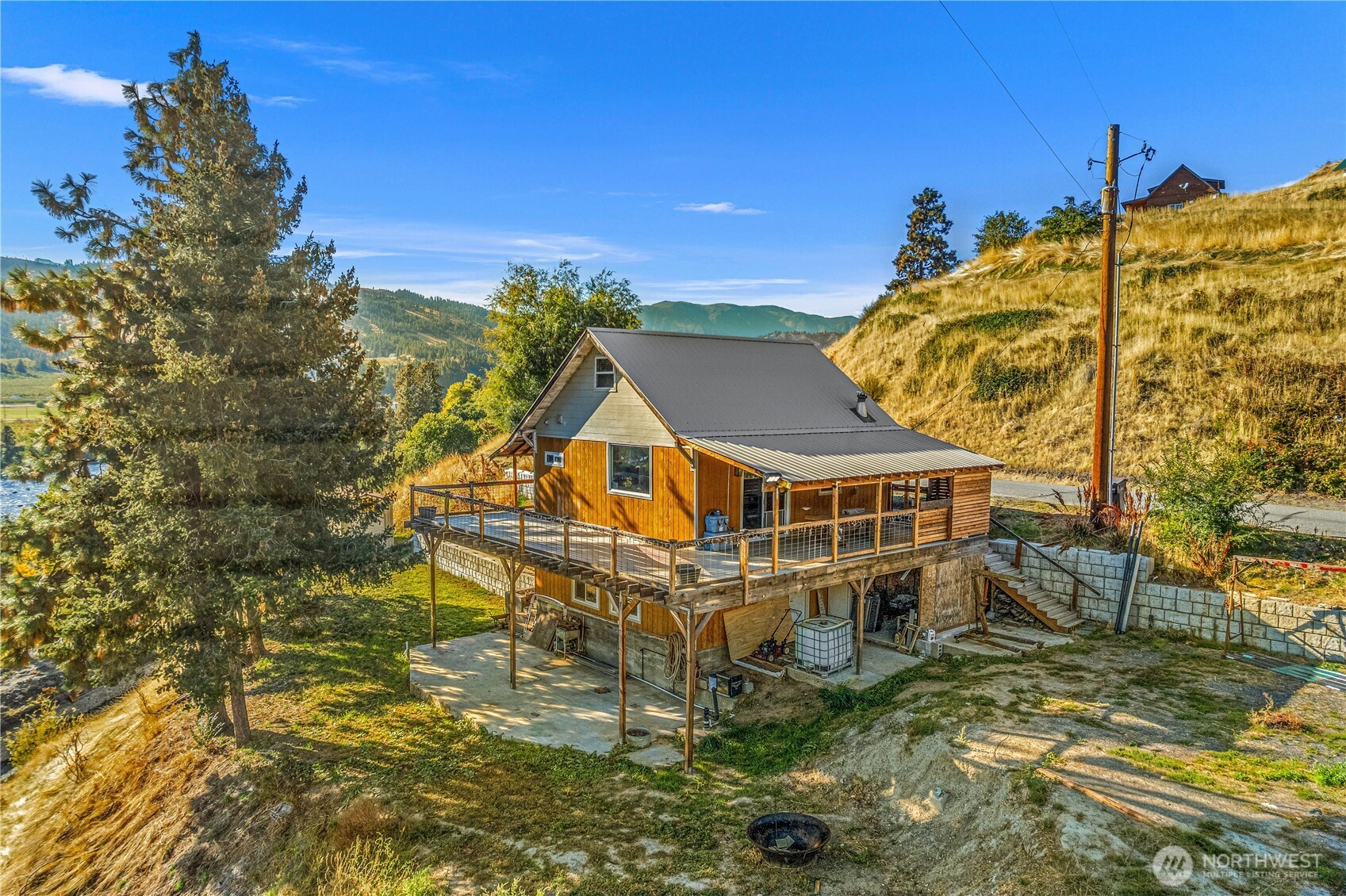 main property photo 34