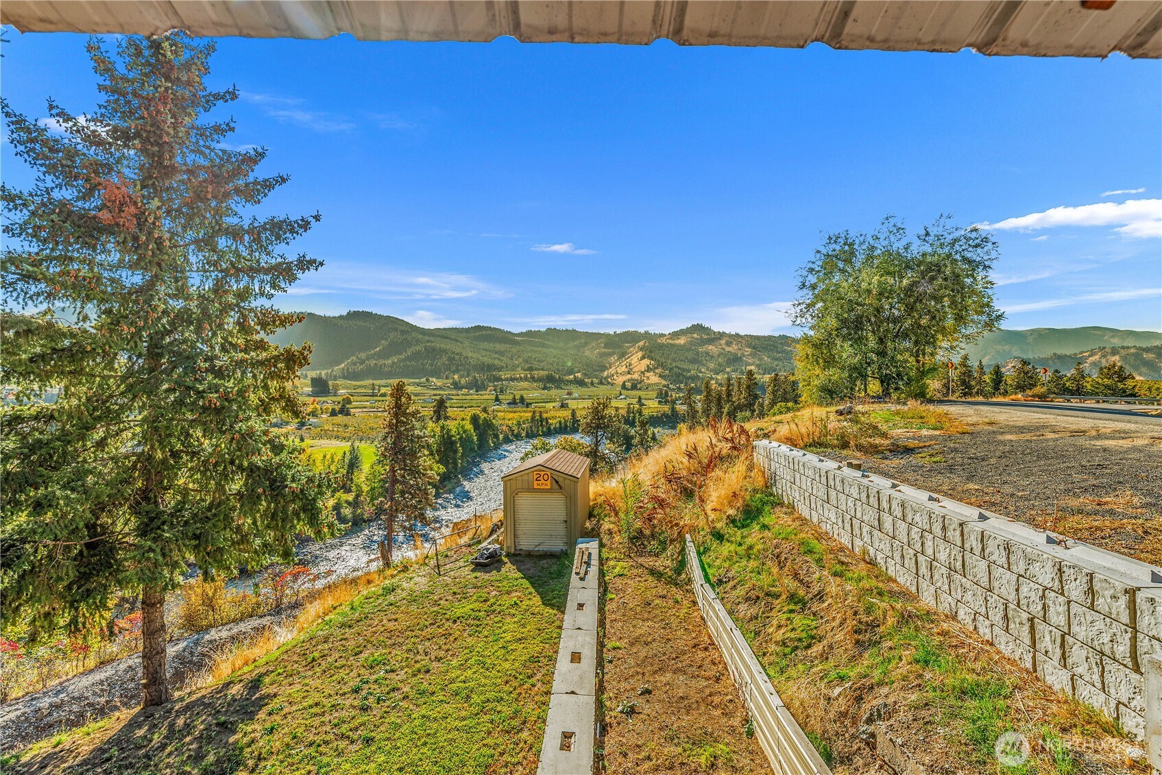 main property photo 4