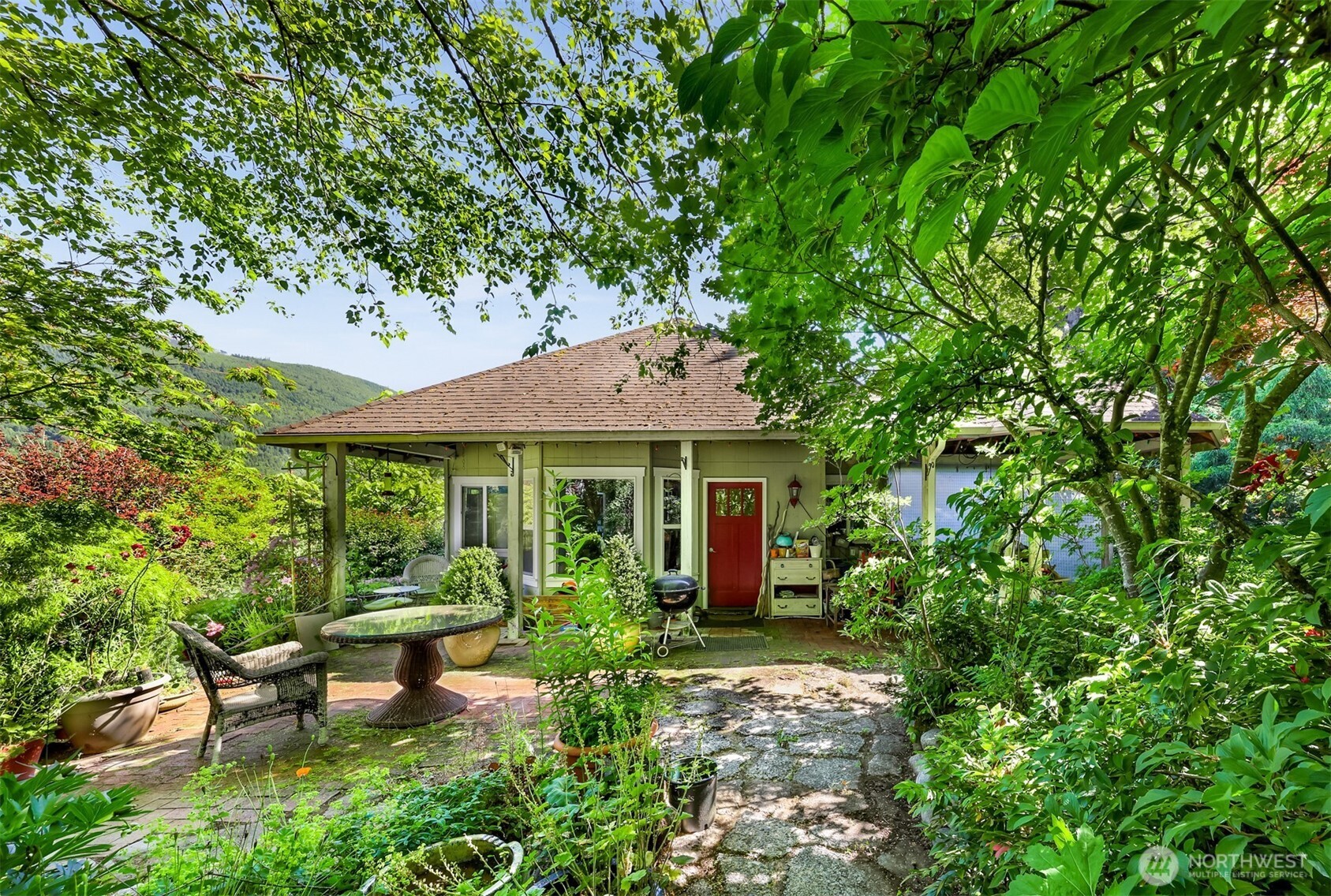 main property photo 0