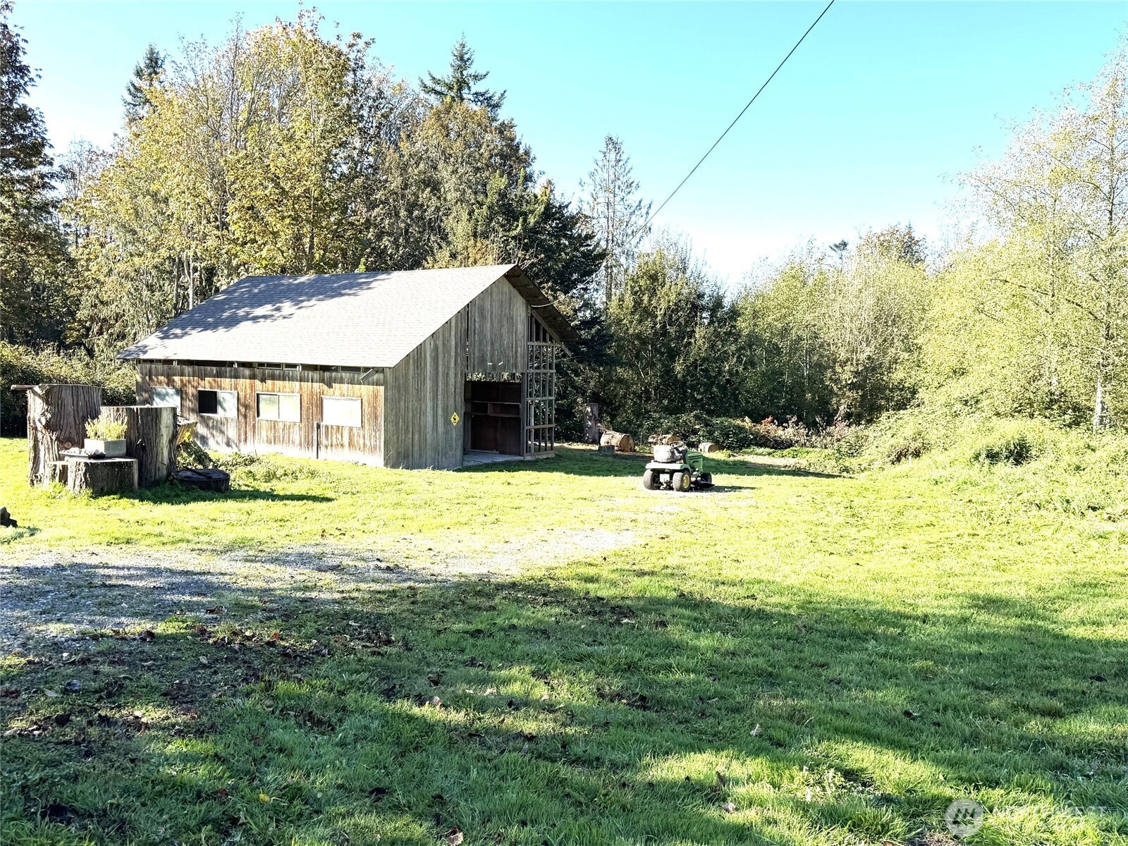 main property photo 25