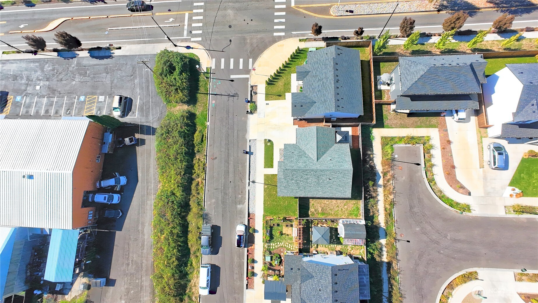 main property photo 39