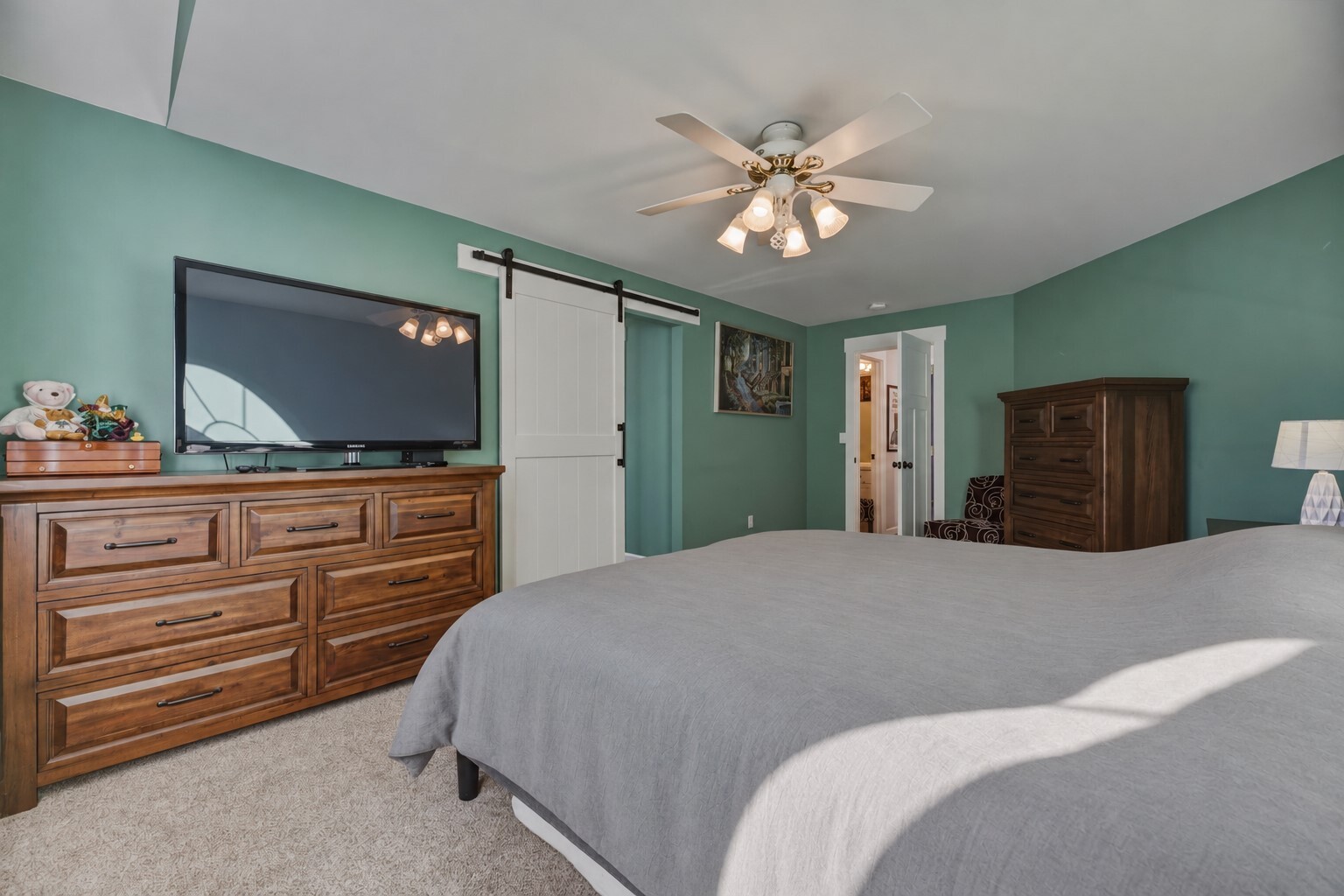main property photo 18