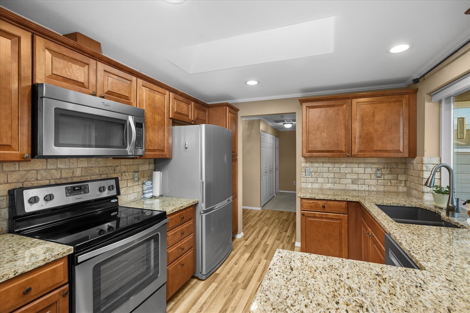 main property photo 11