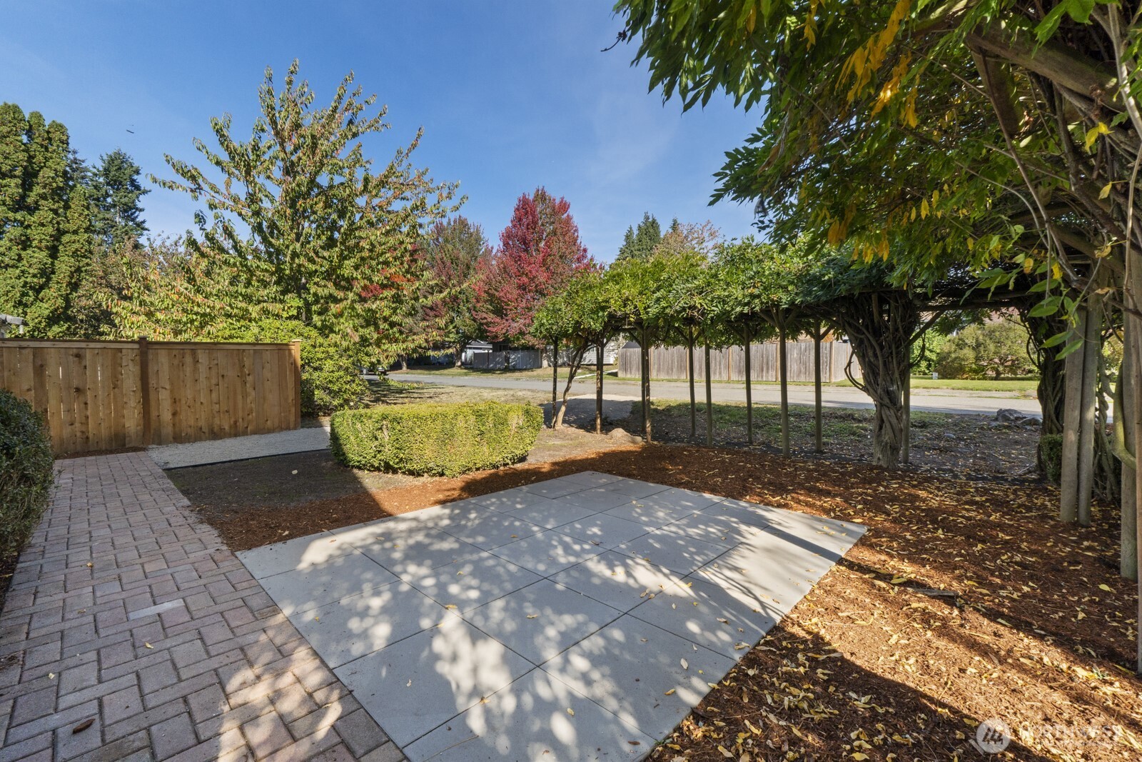 main property photo 24