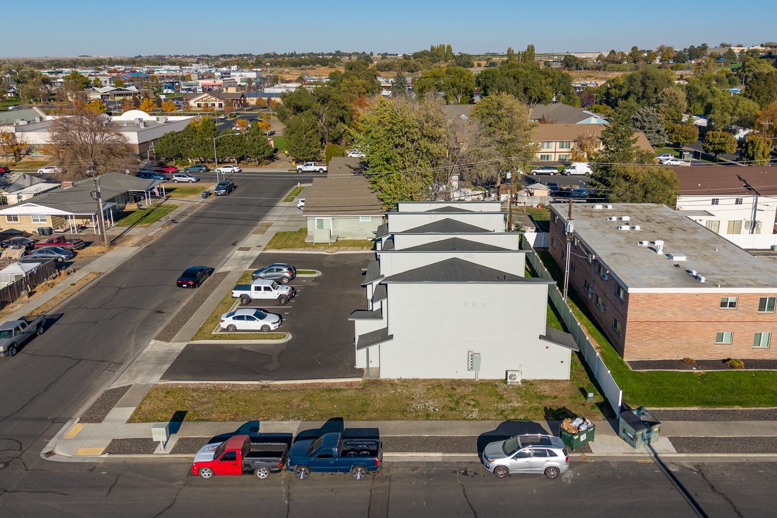 main property photo 33