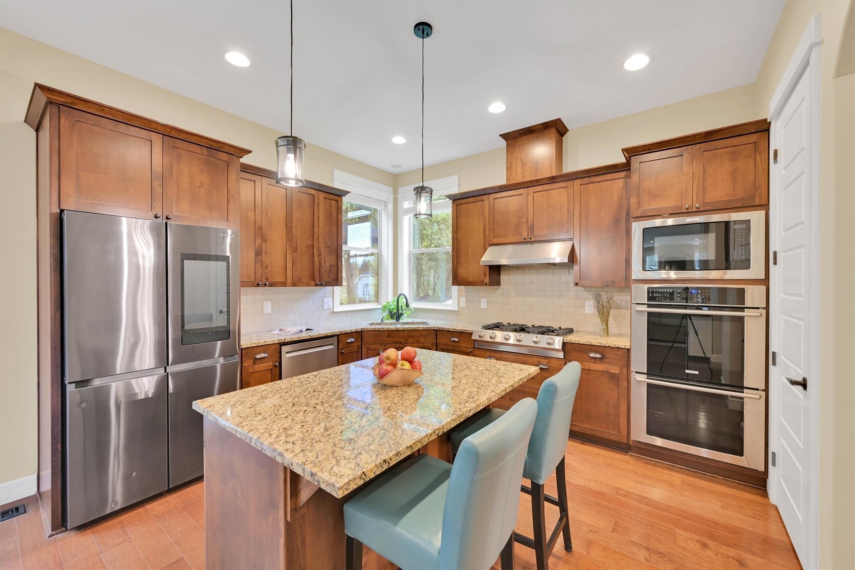 main property photo 5