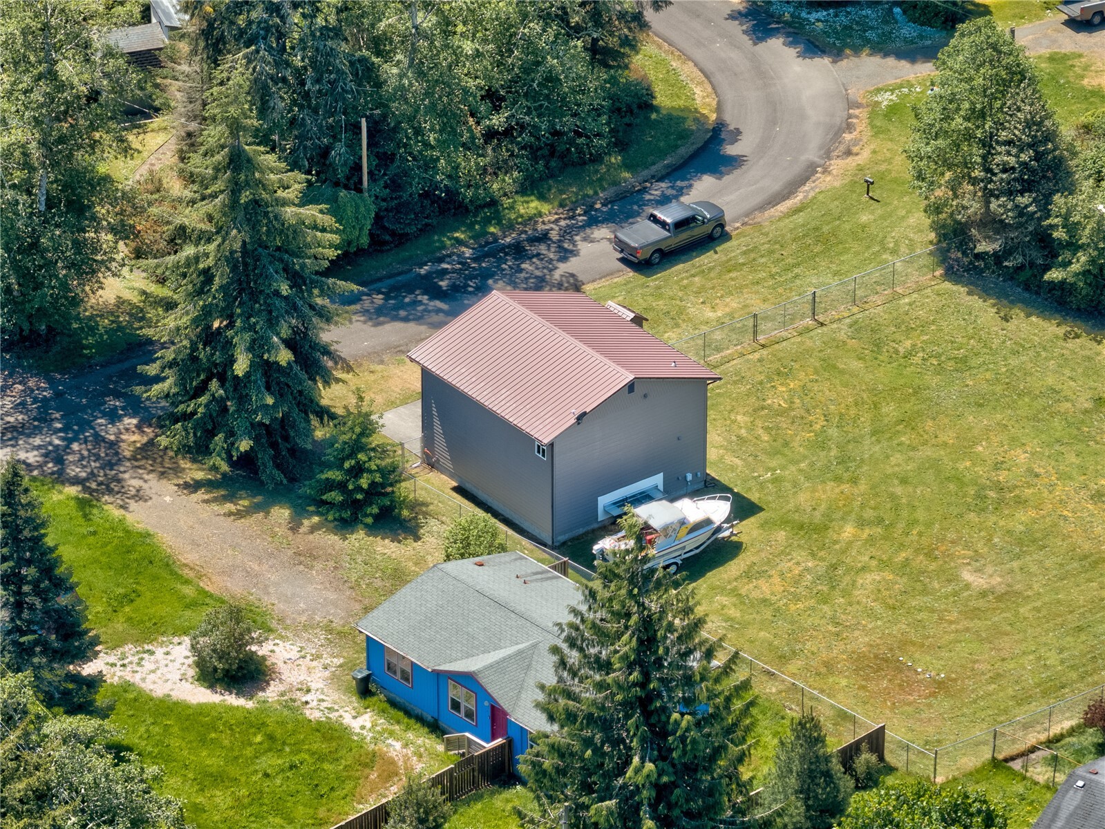 main property photo 30
