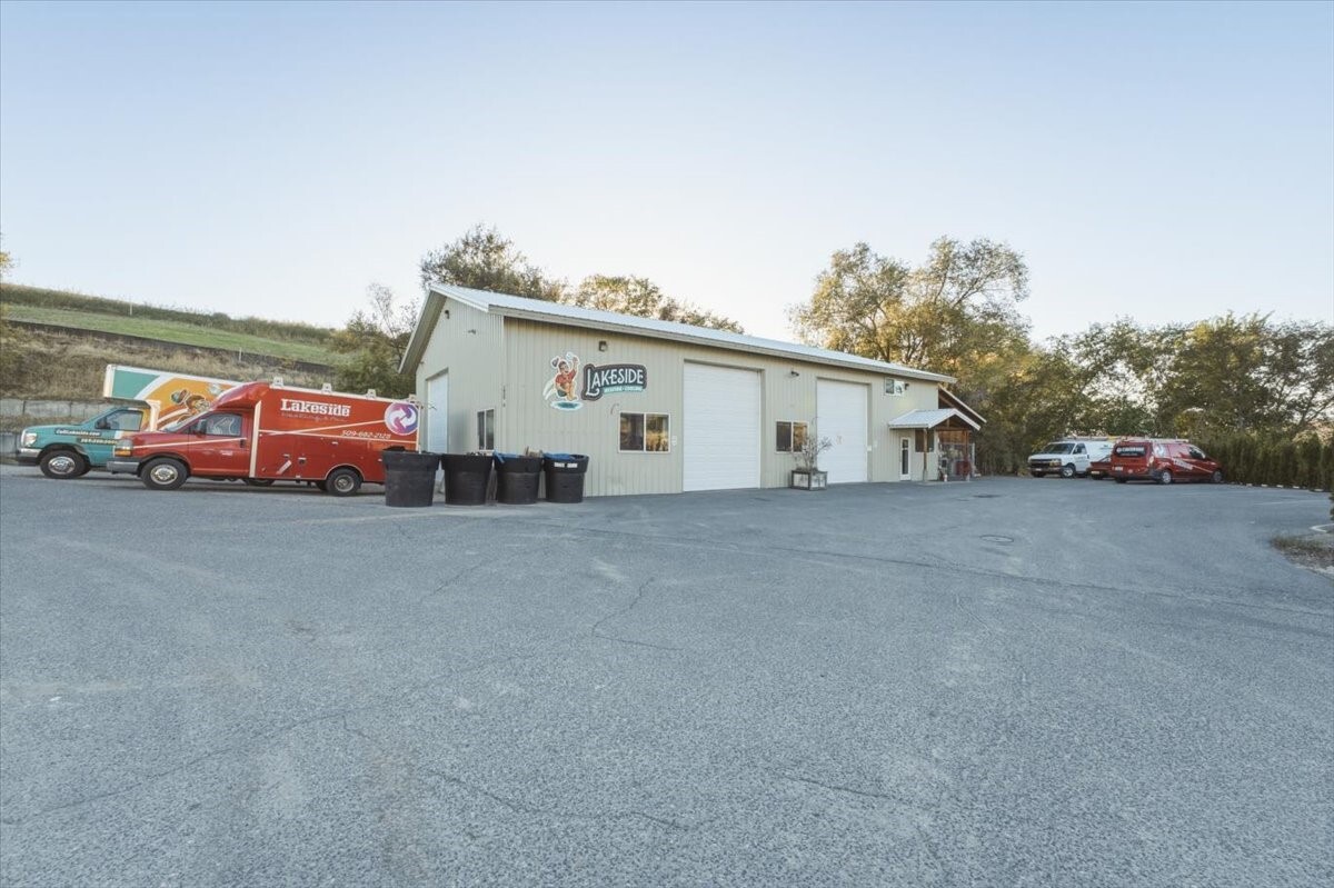 main property photo 8
