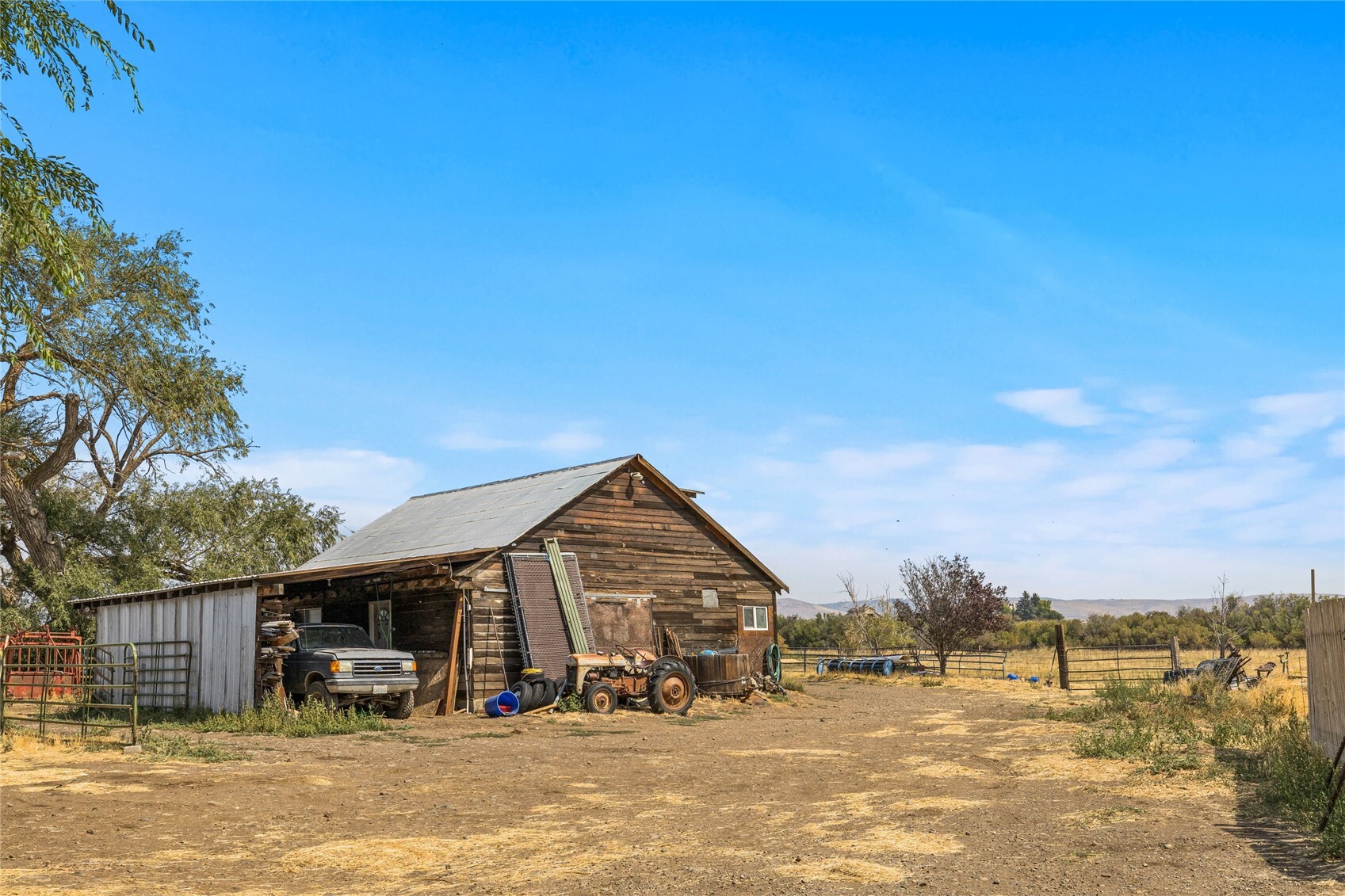 main property photo 19