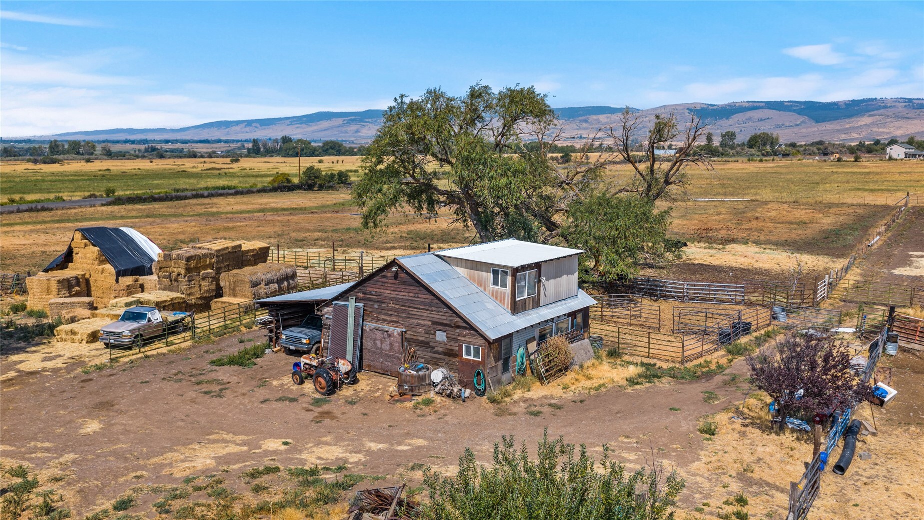 main property photo 37