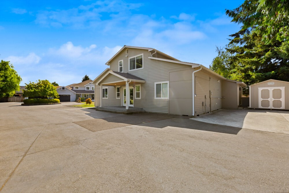 main property photo 33