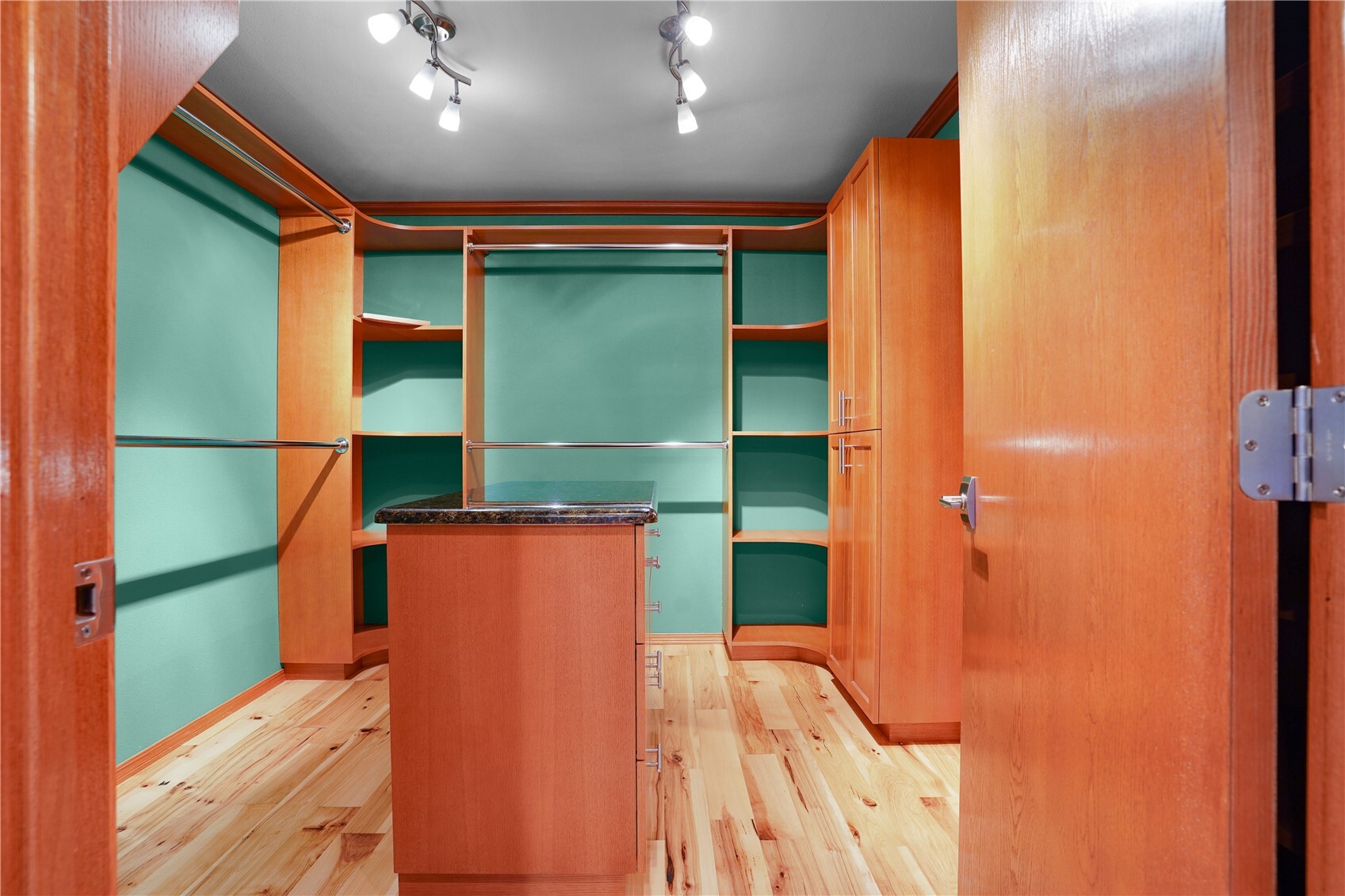 main property photo 18