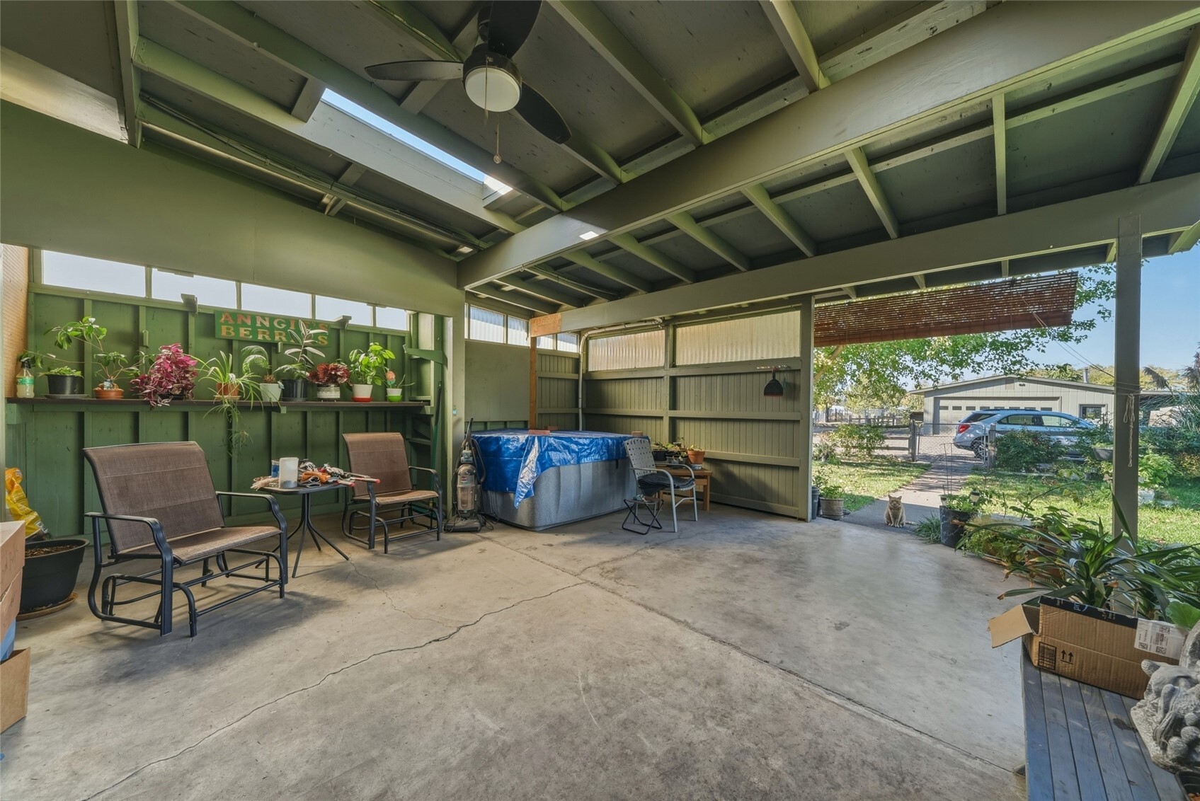 main property photo 31