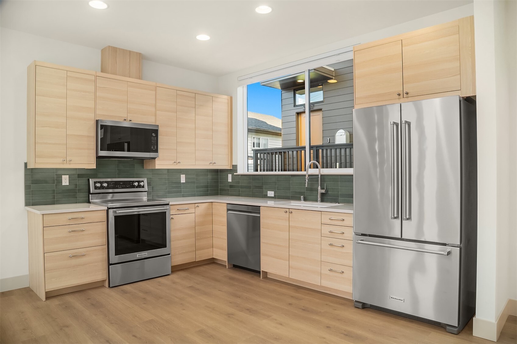 main property photo 6