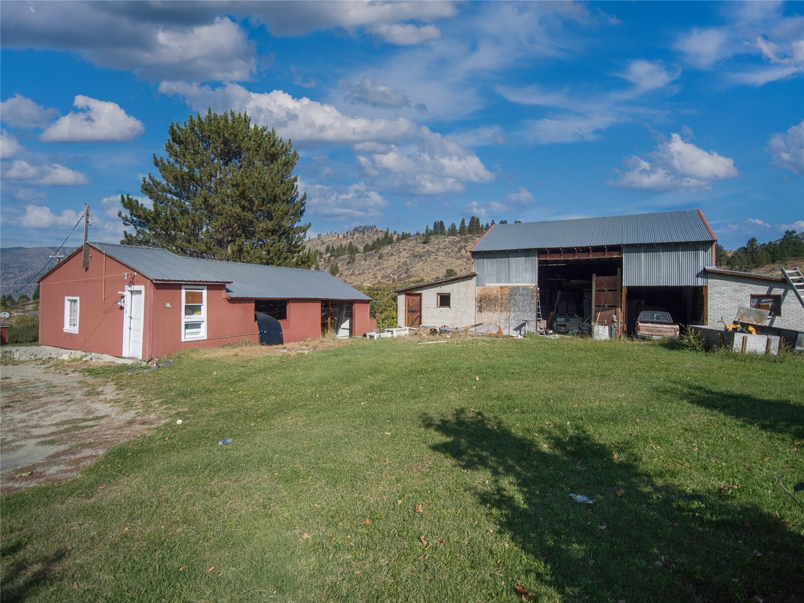 main property photo 27