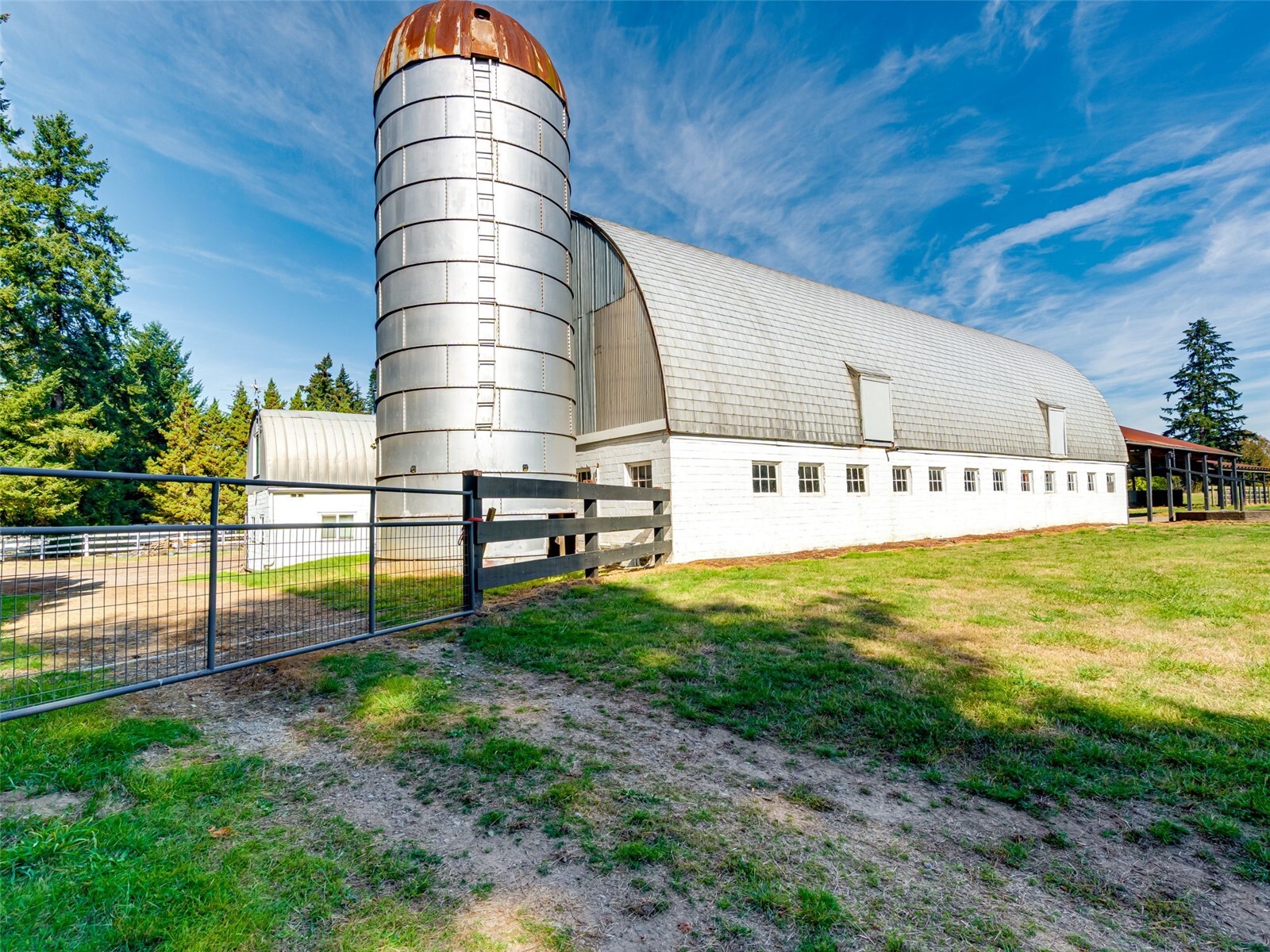 main property photo 25
